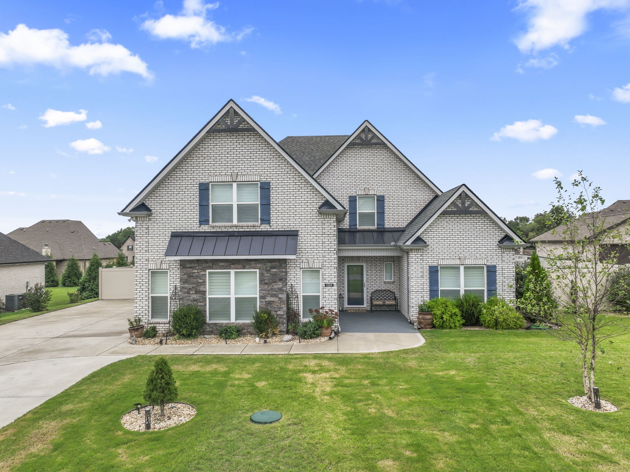 1122 Escalade Ct