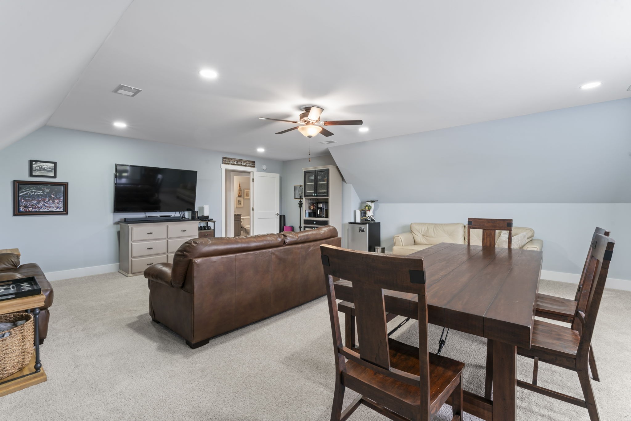 1122 Escalade Ct