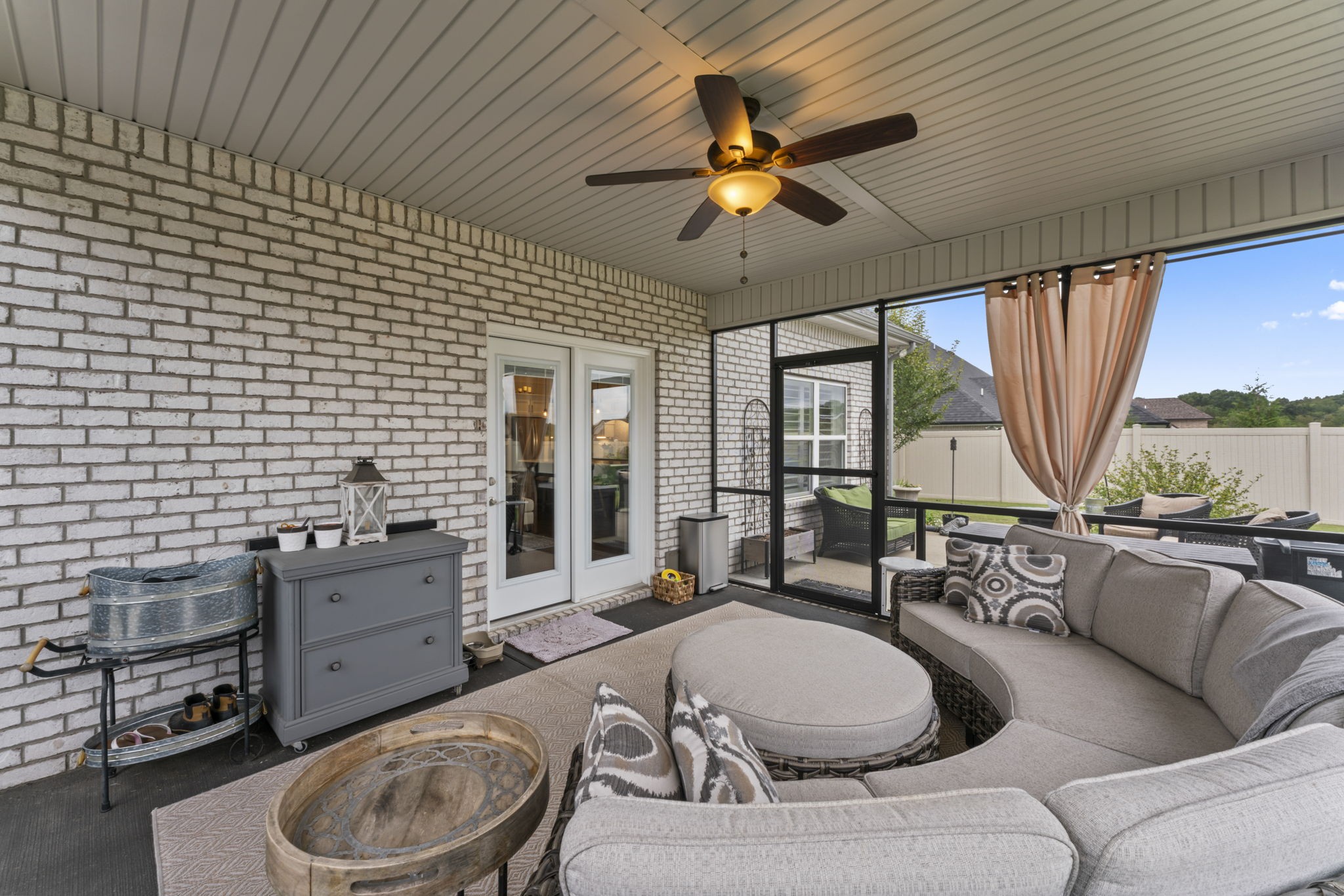 1122 Escalade Ct