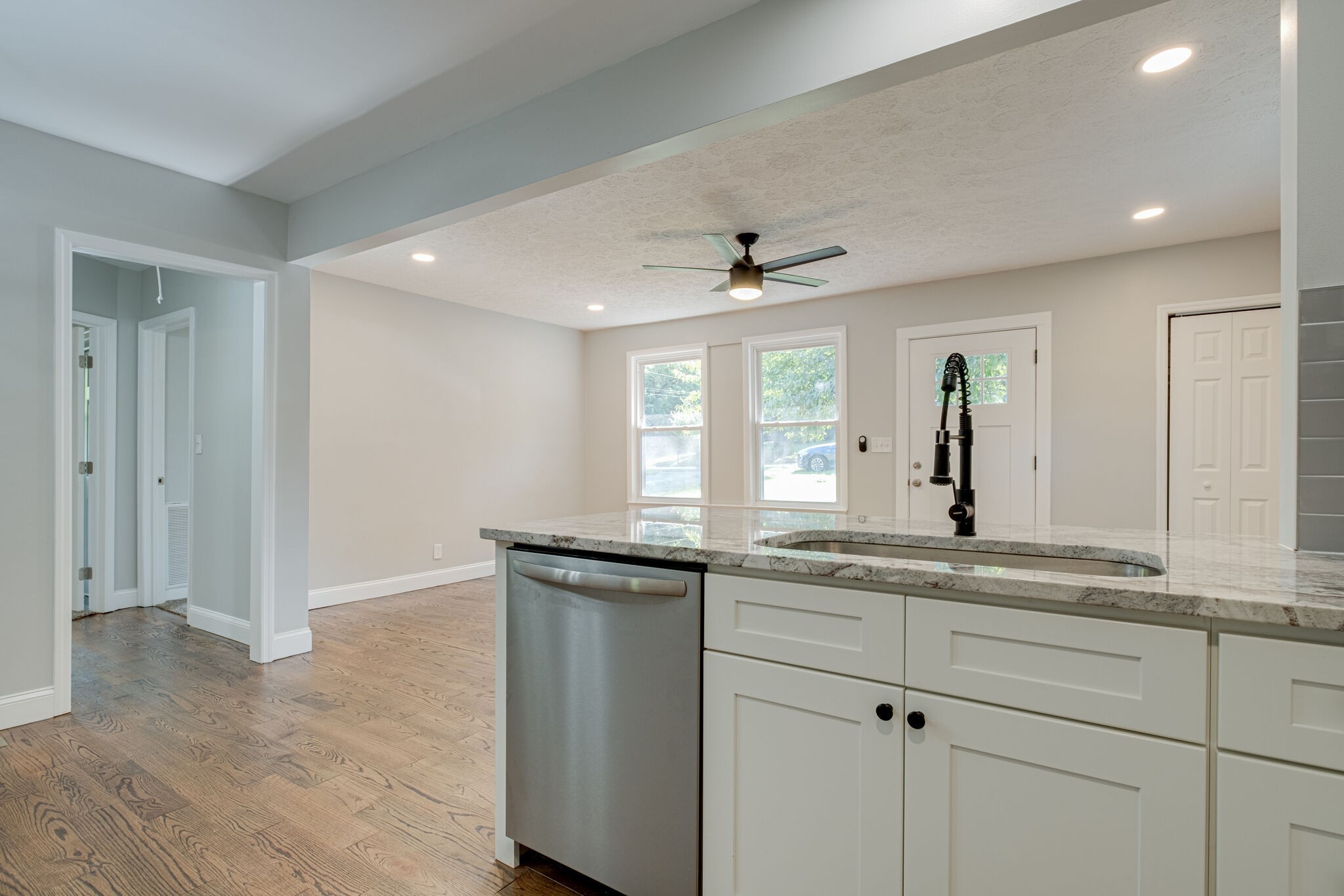 2219 Fernwood Dr