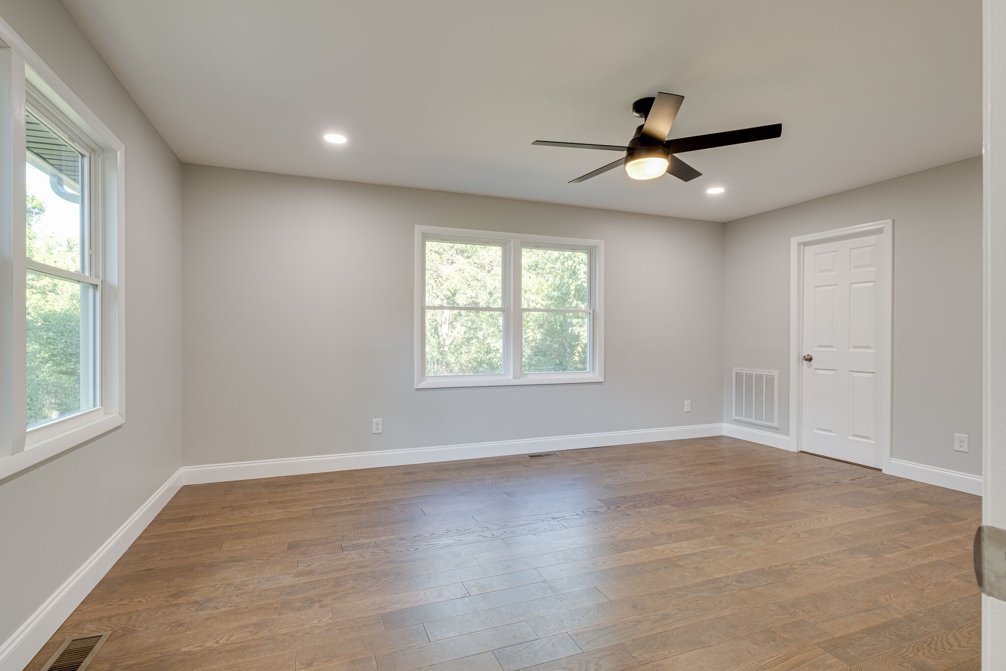 2219 Fernwood Dr