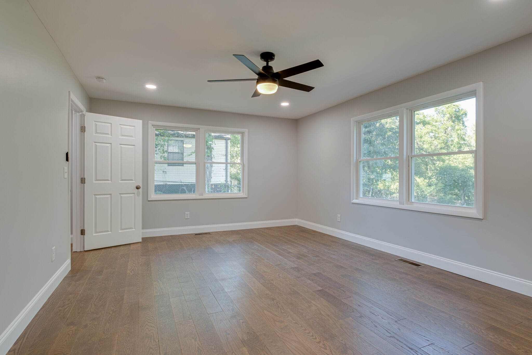 2219 Fernwood Dr