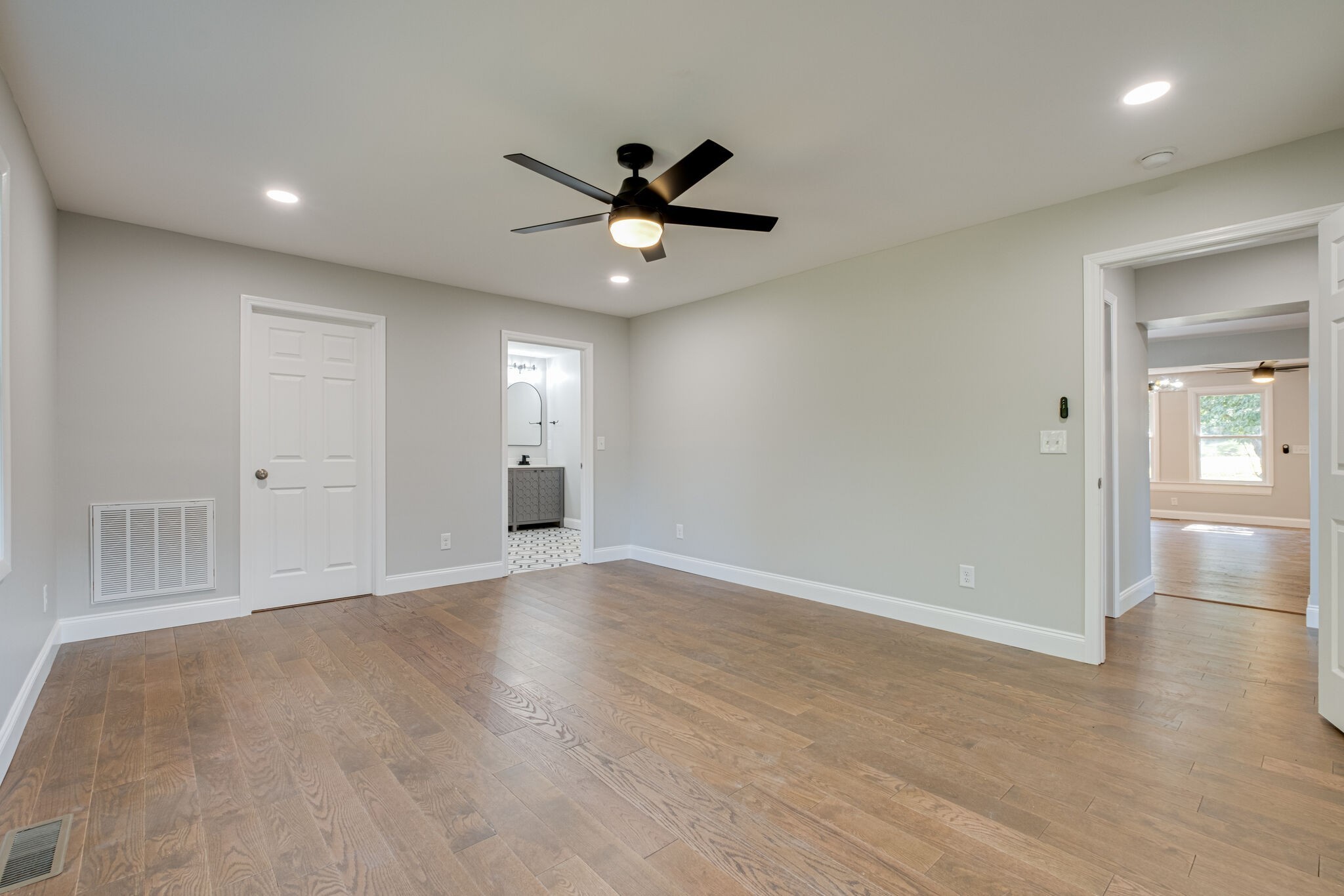 2219 Fernwood Dr