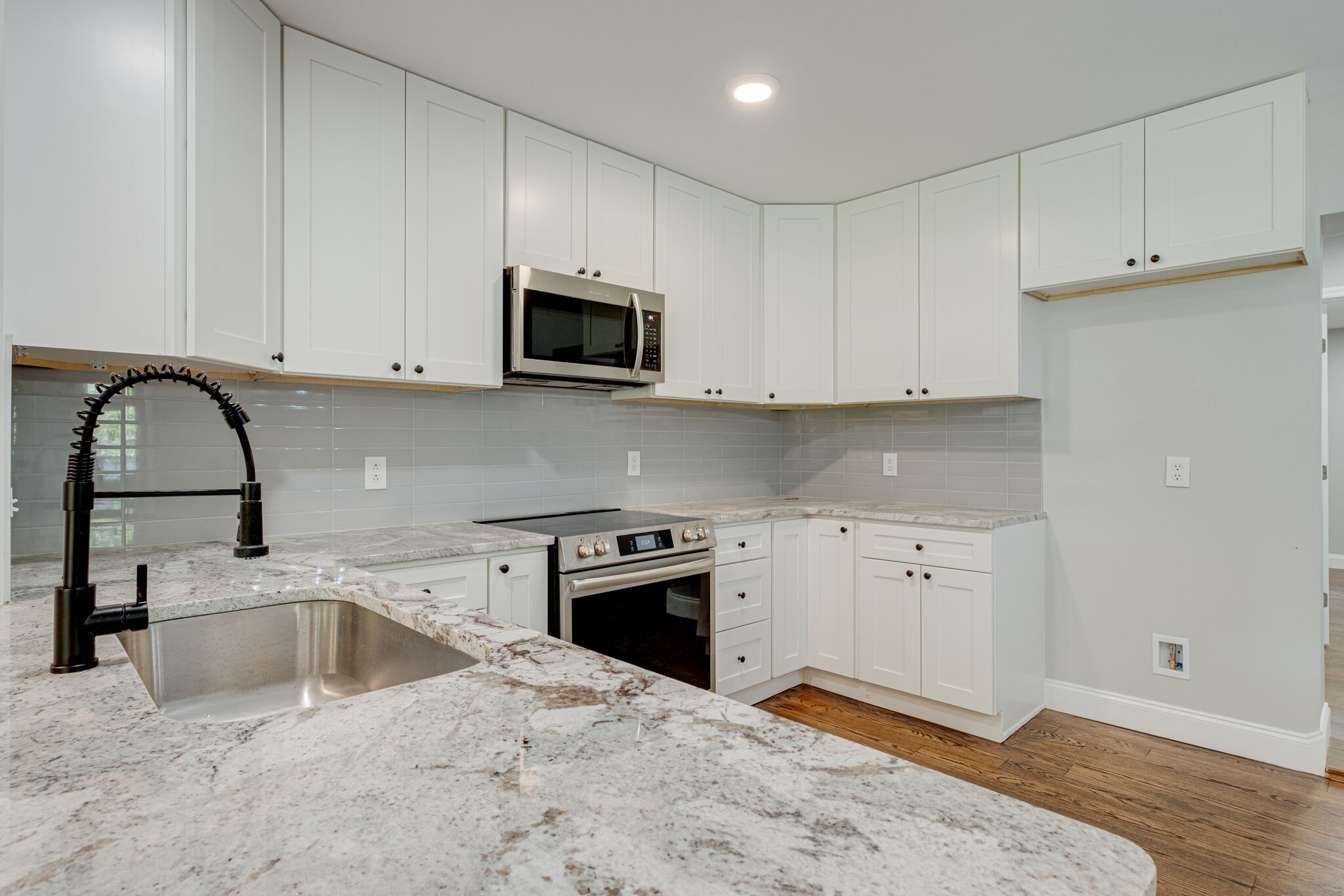 2219 Fernwood Dr