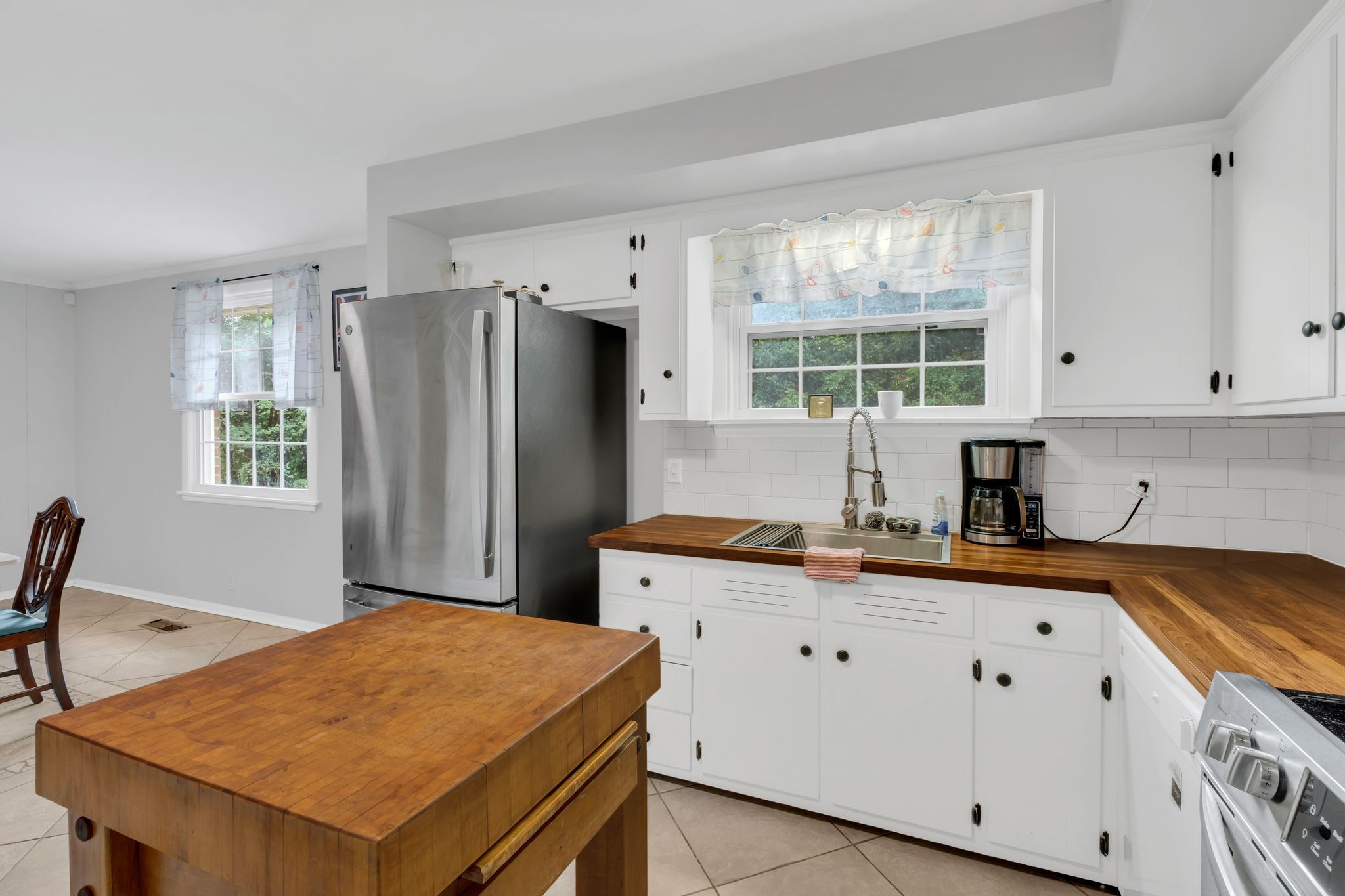 8107 Bonnafair Dr