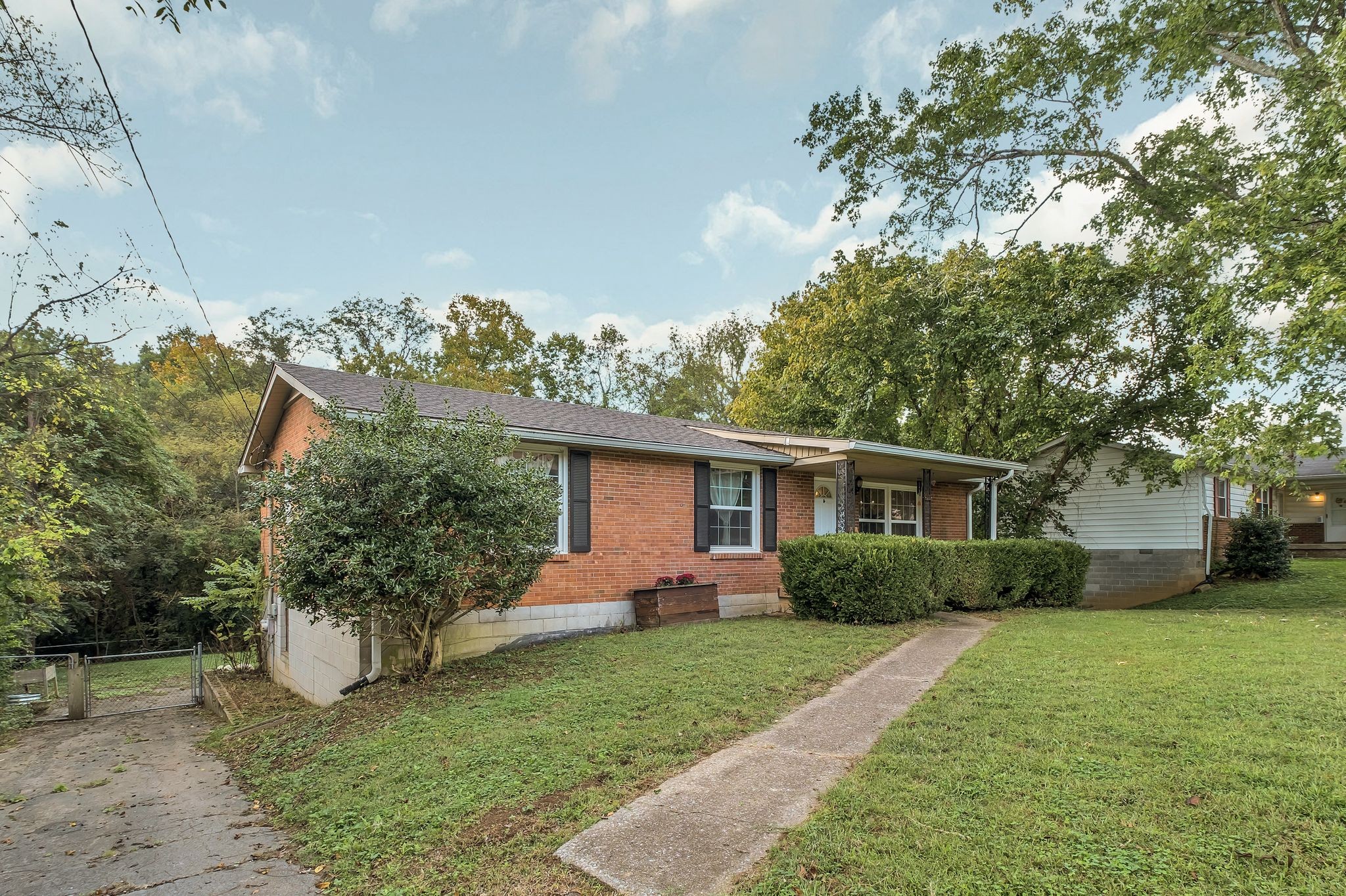 8107 Bonnafair Dr