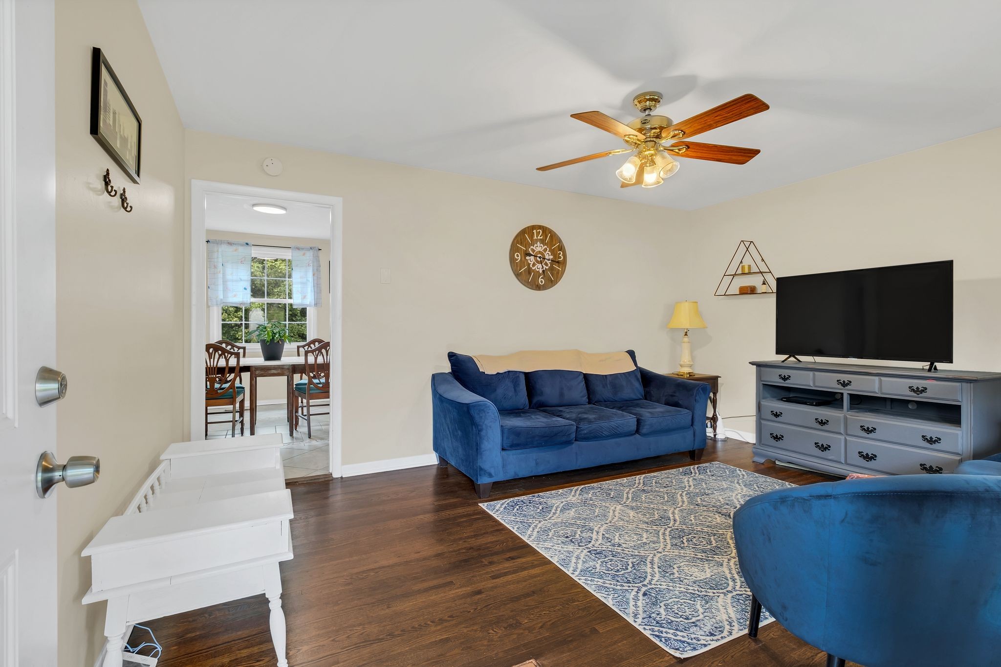8107 Bonnafair Dr
