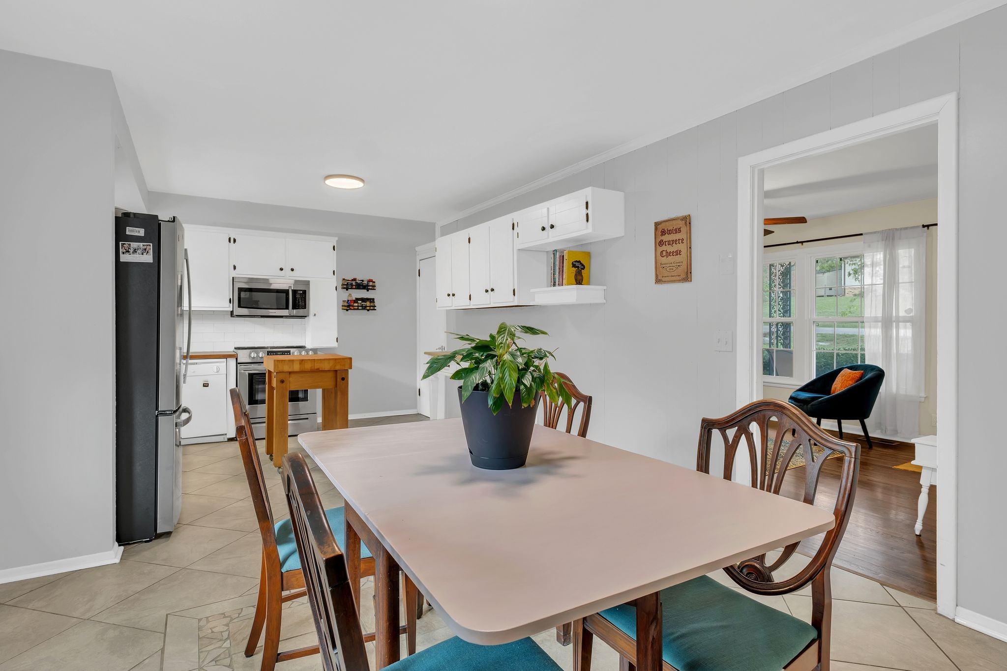 8107 Bonnafair Dr