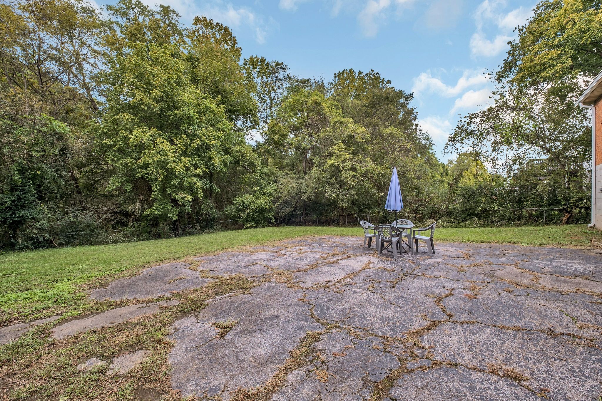 8107 Bonnafair Dr