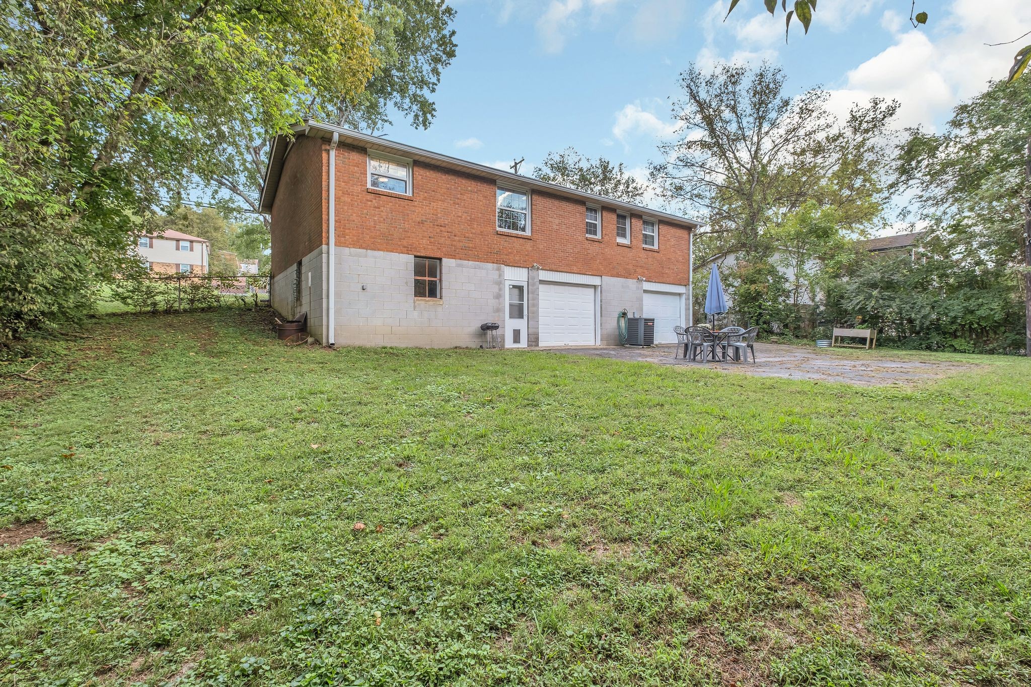 8107 Bonnafair Dr