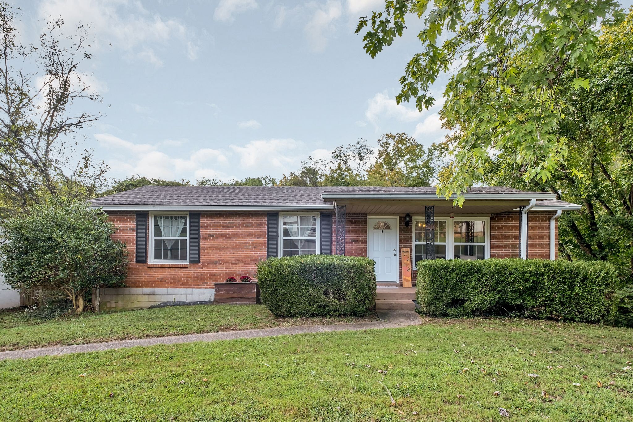 8107 Bonnafair Dr