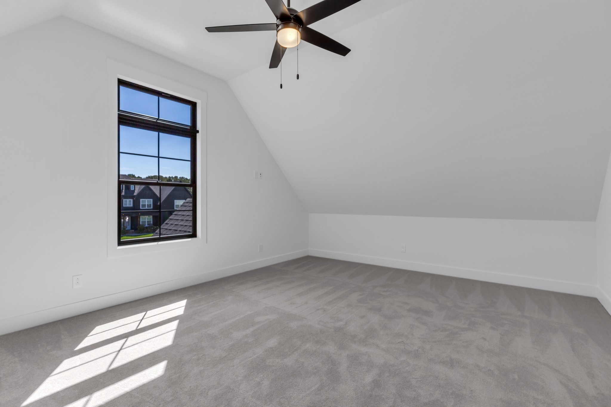 2714 Congress Dr