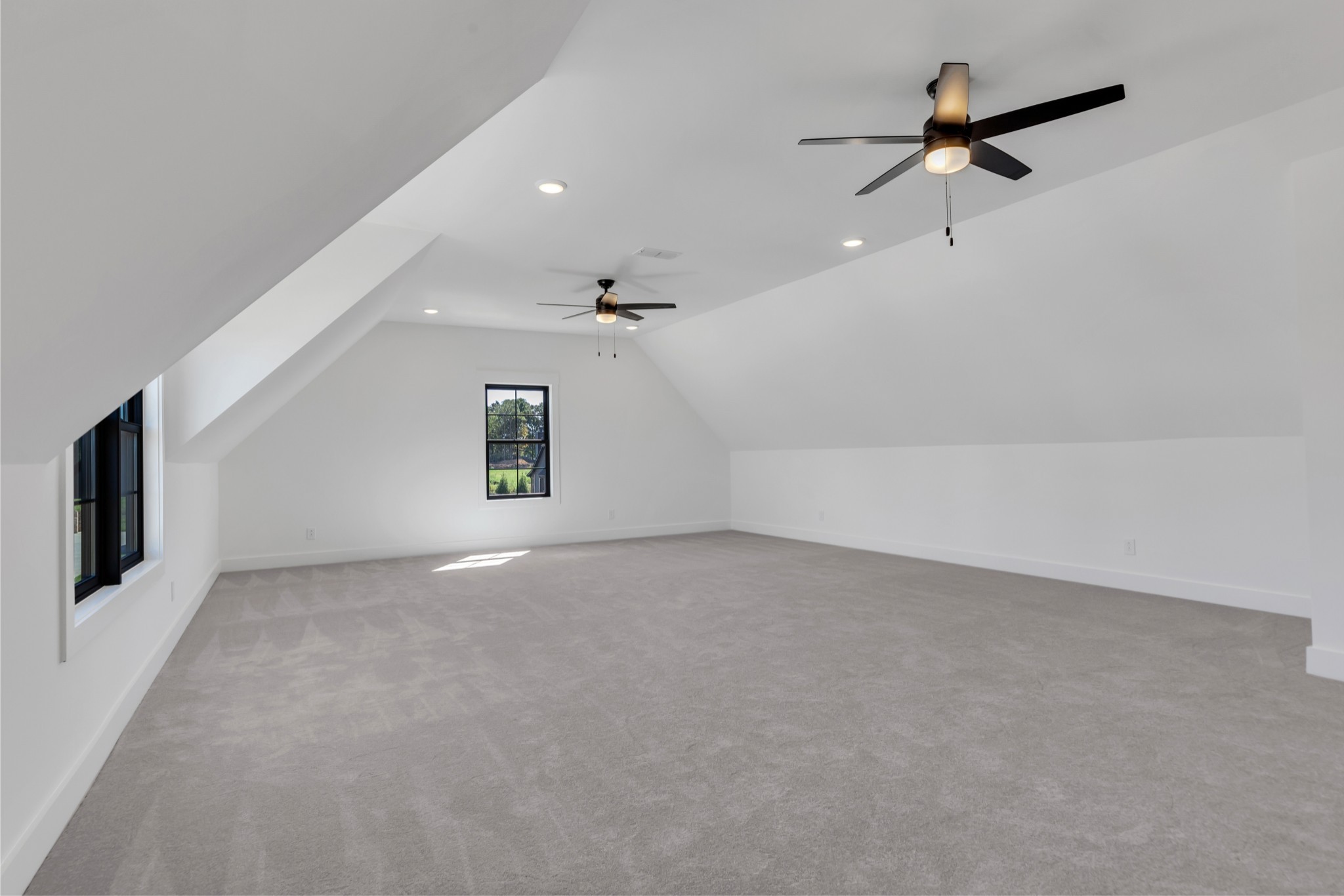 2714 Congress Dr