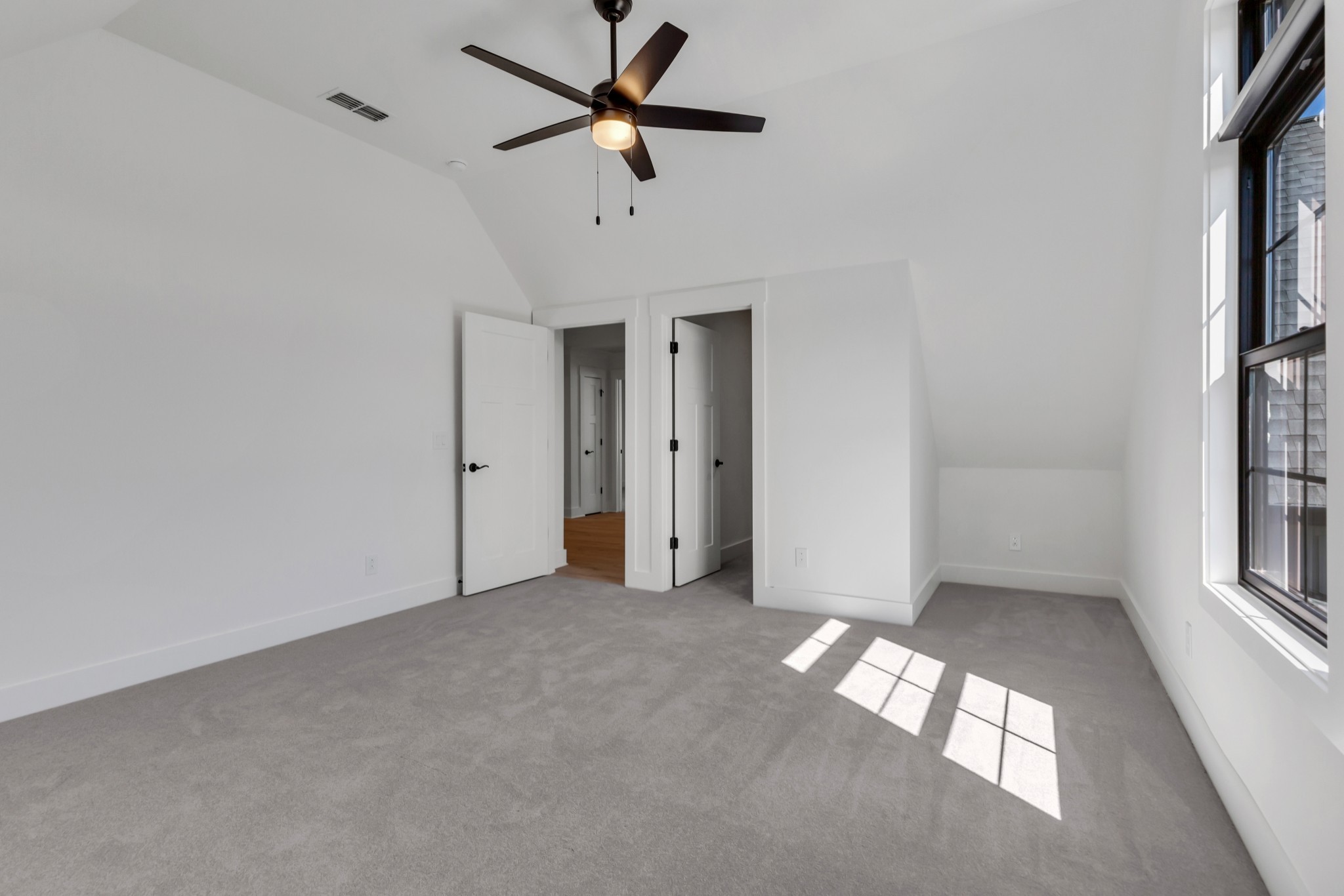 2714 Congress Dr