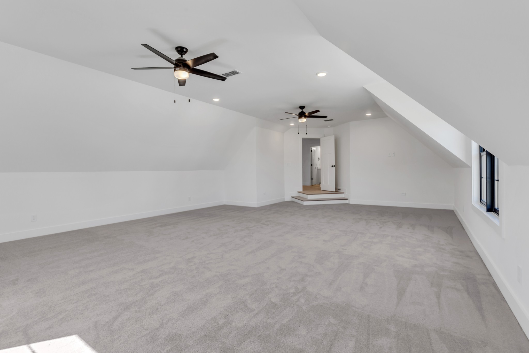 2714 Congress Dr