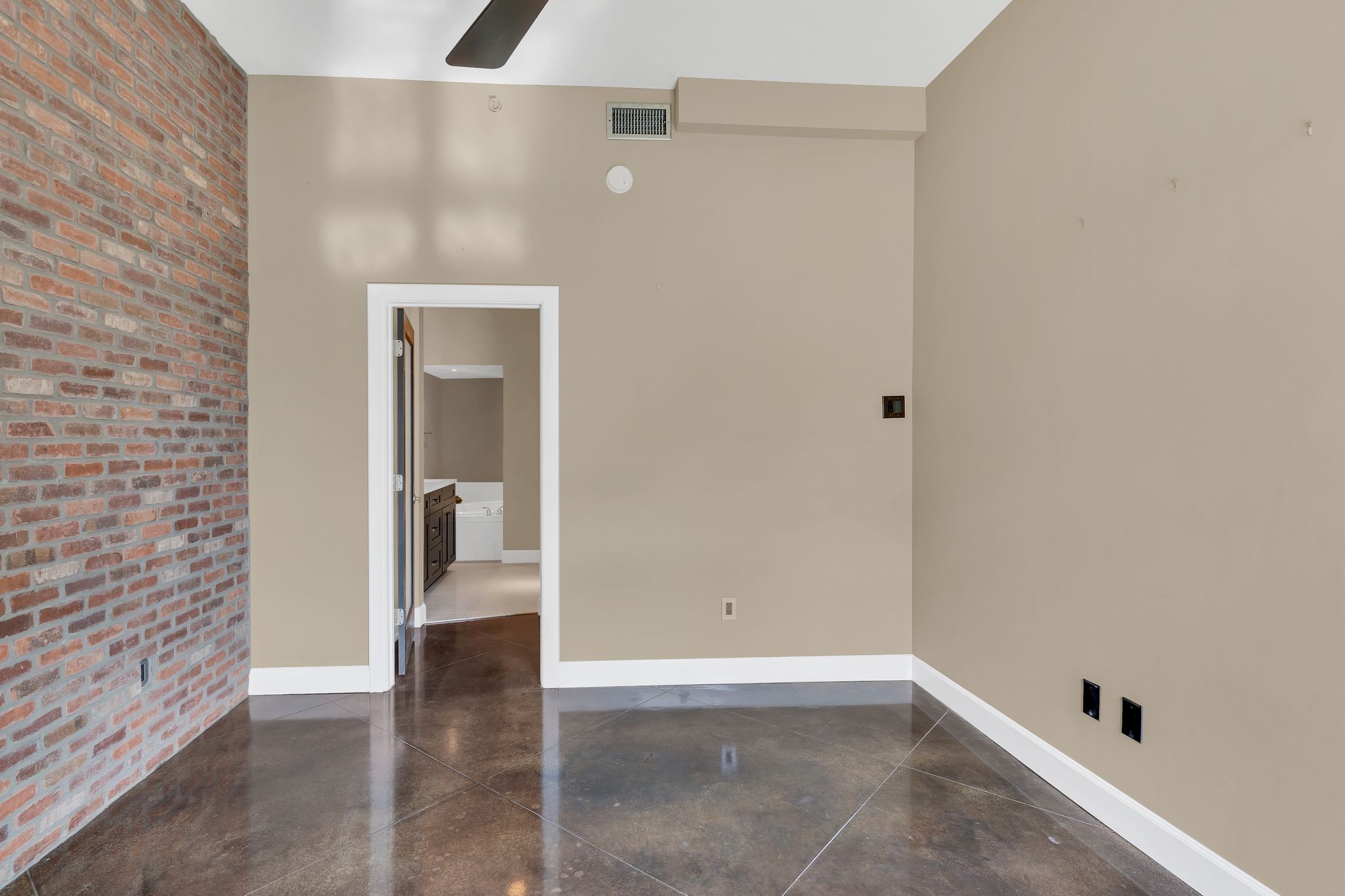 3014 Hedrick St Unit: 401