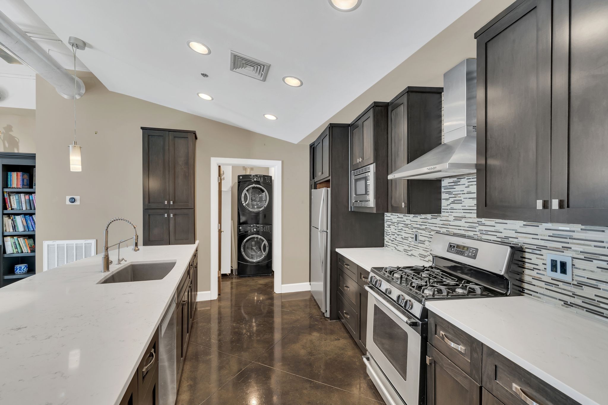 3014 Hedrick St Unit: 401