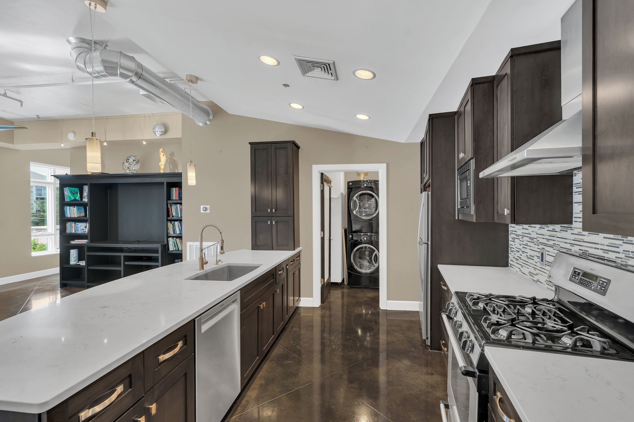 3014 Hedrick St Unit: 401