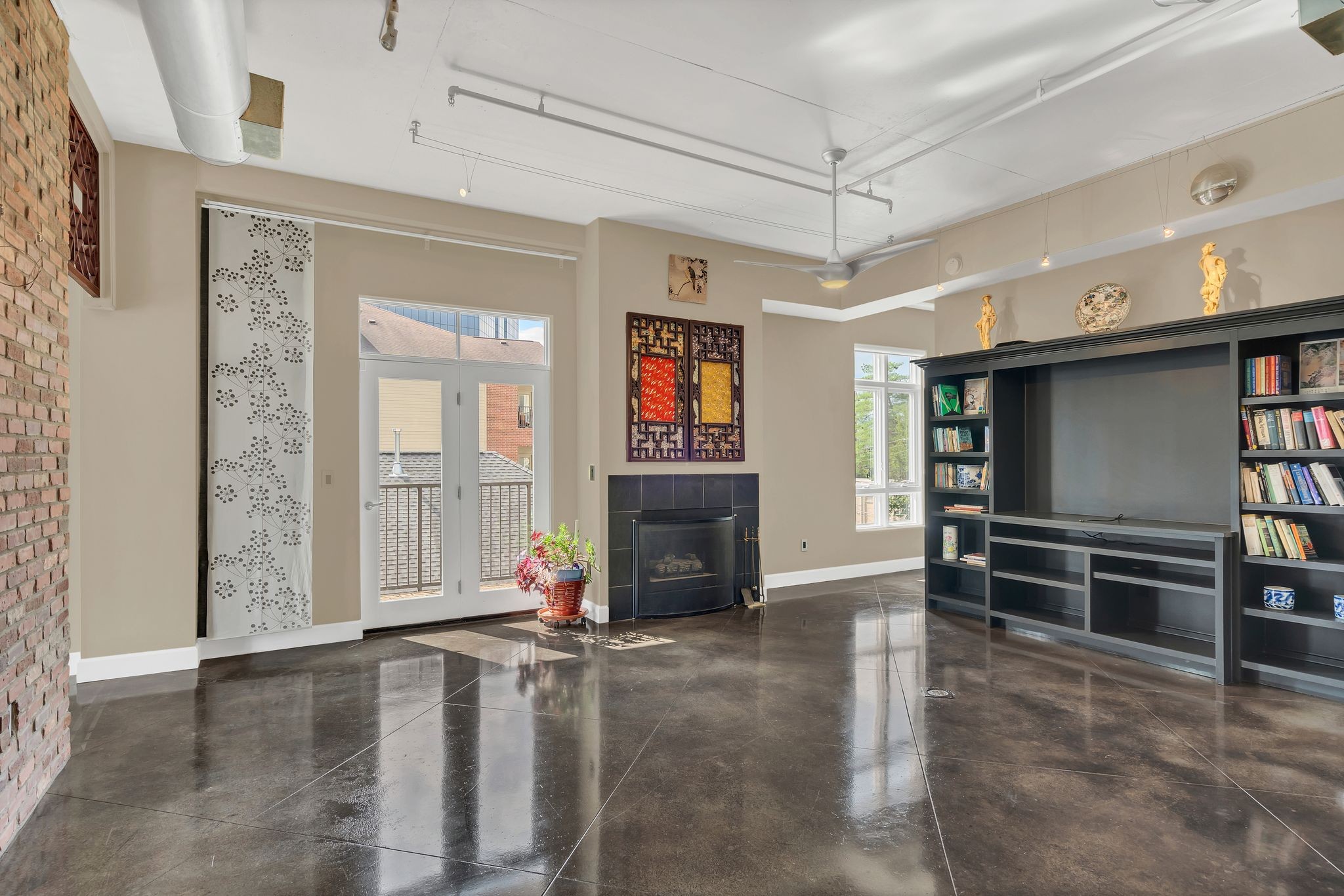 3014 Hedrick St Unit: 401