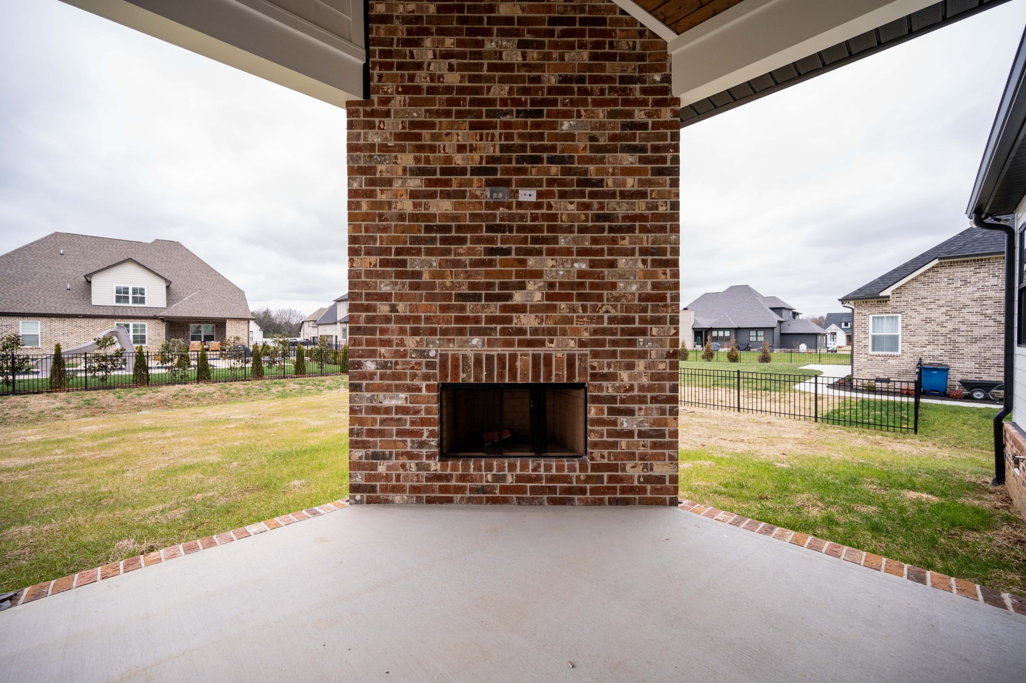 2710 Congress Dr