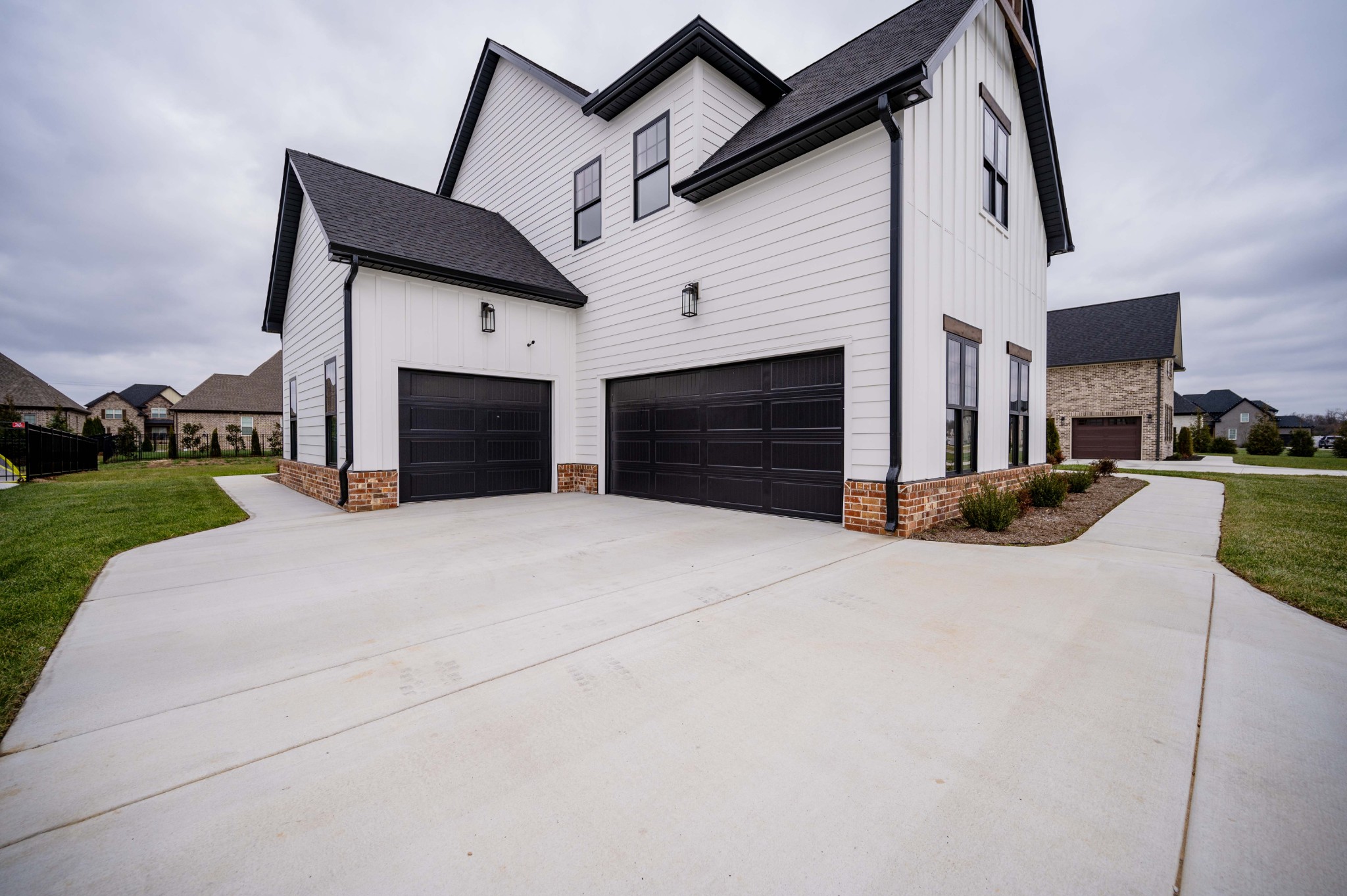 2710 Congress Dr