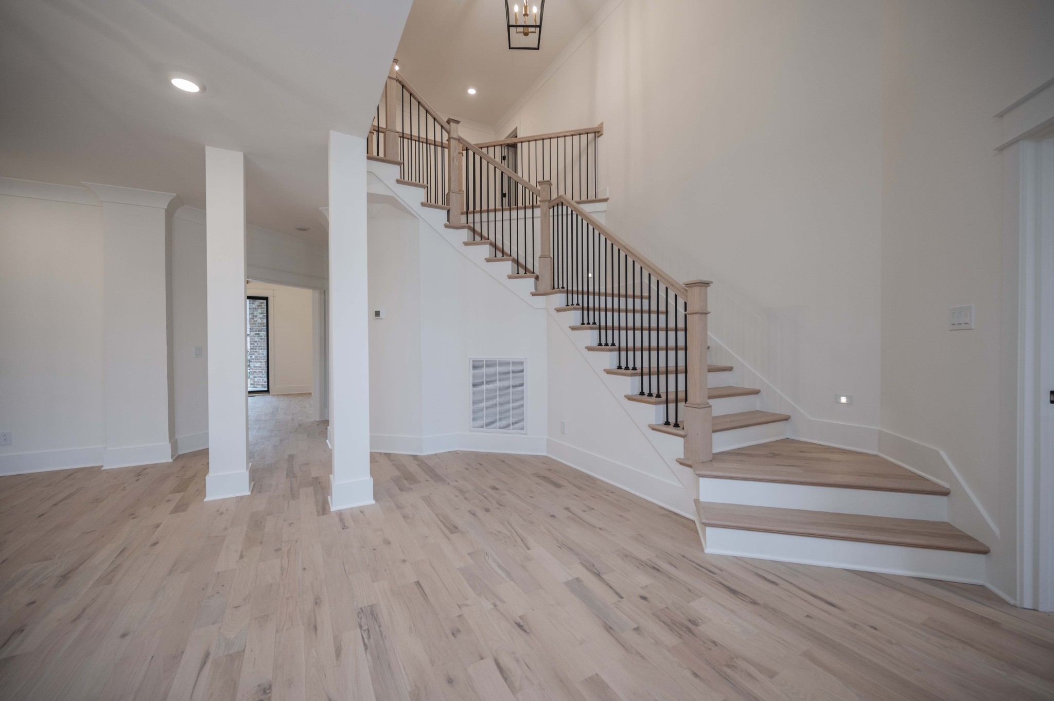 2710 Congress Dr