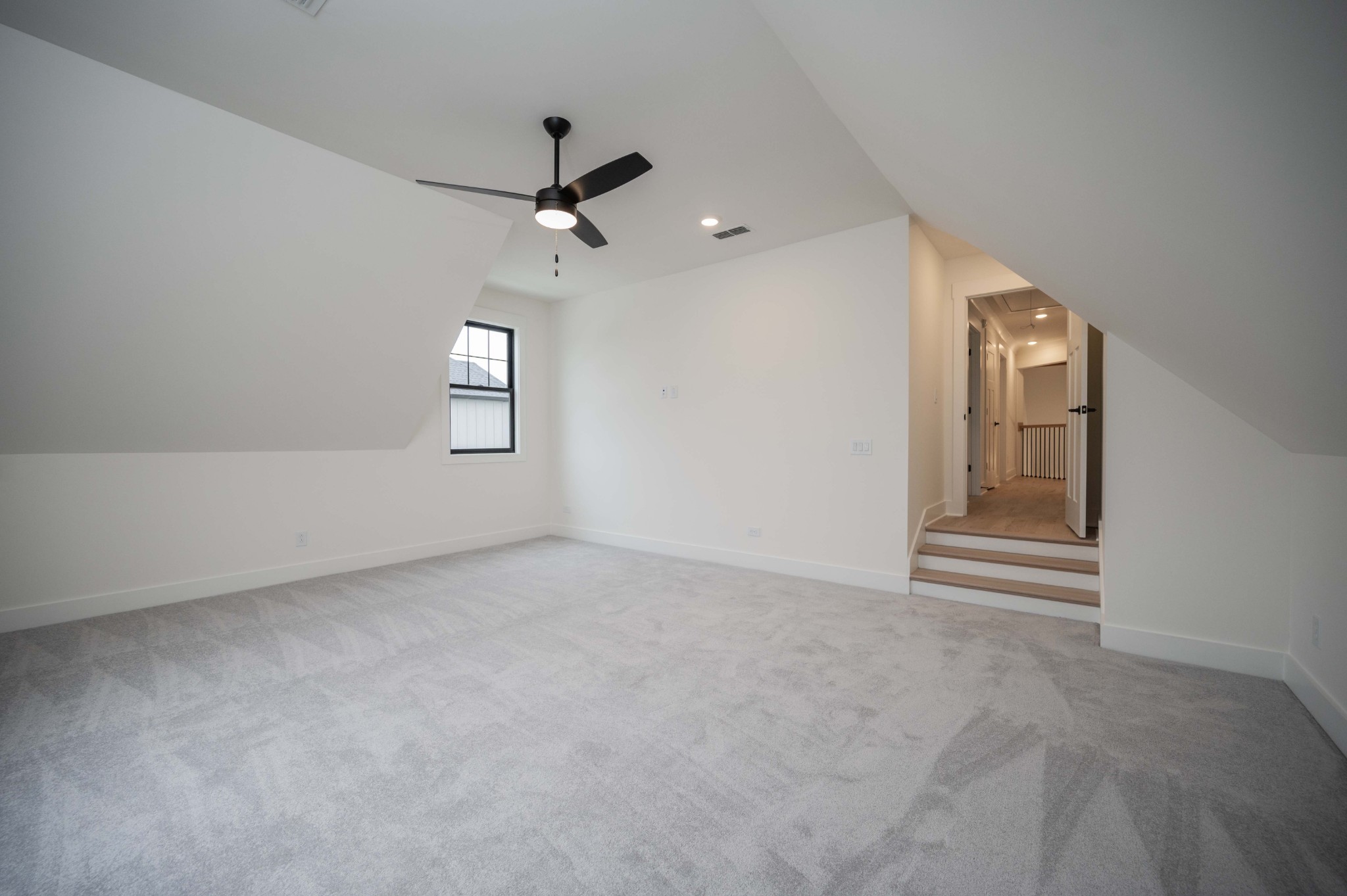 2710 Congress Dr