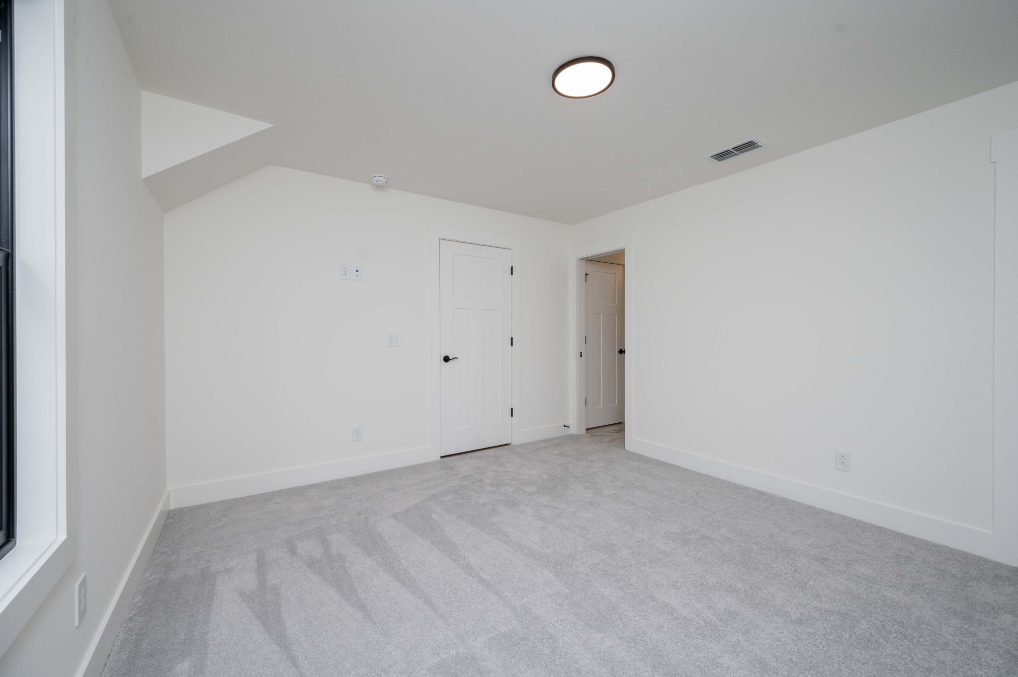2710 Congress Dr