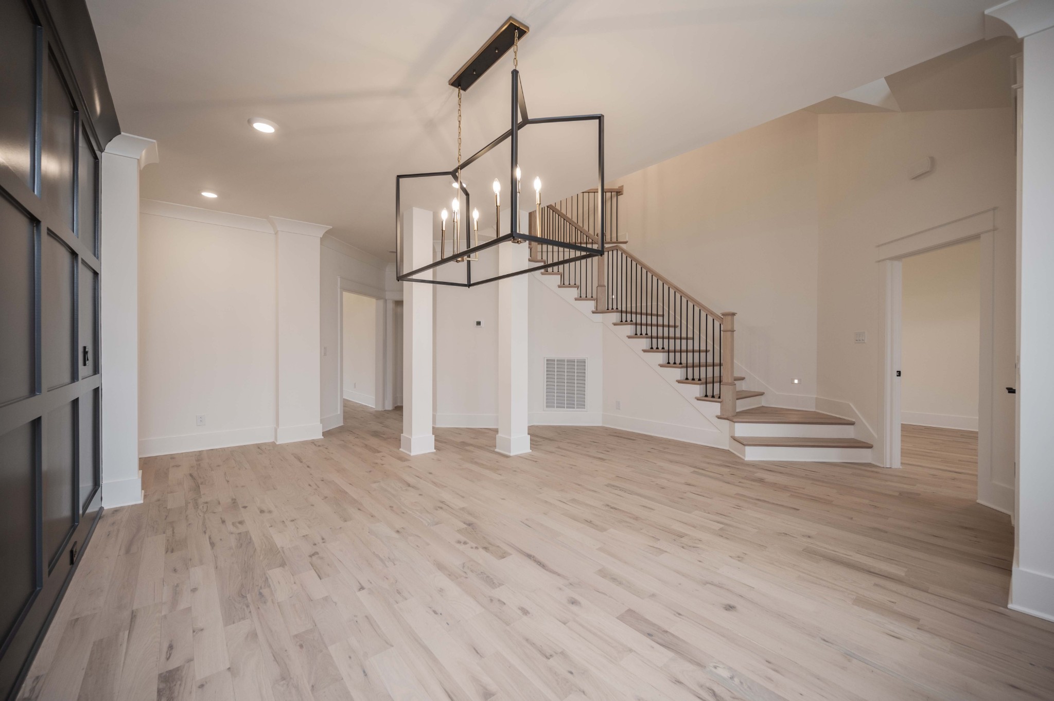 2710 Congress Dr