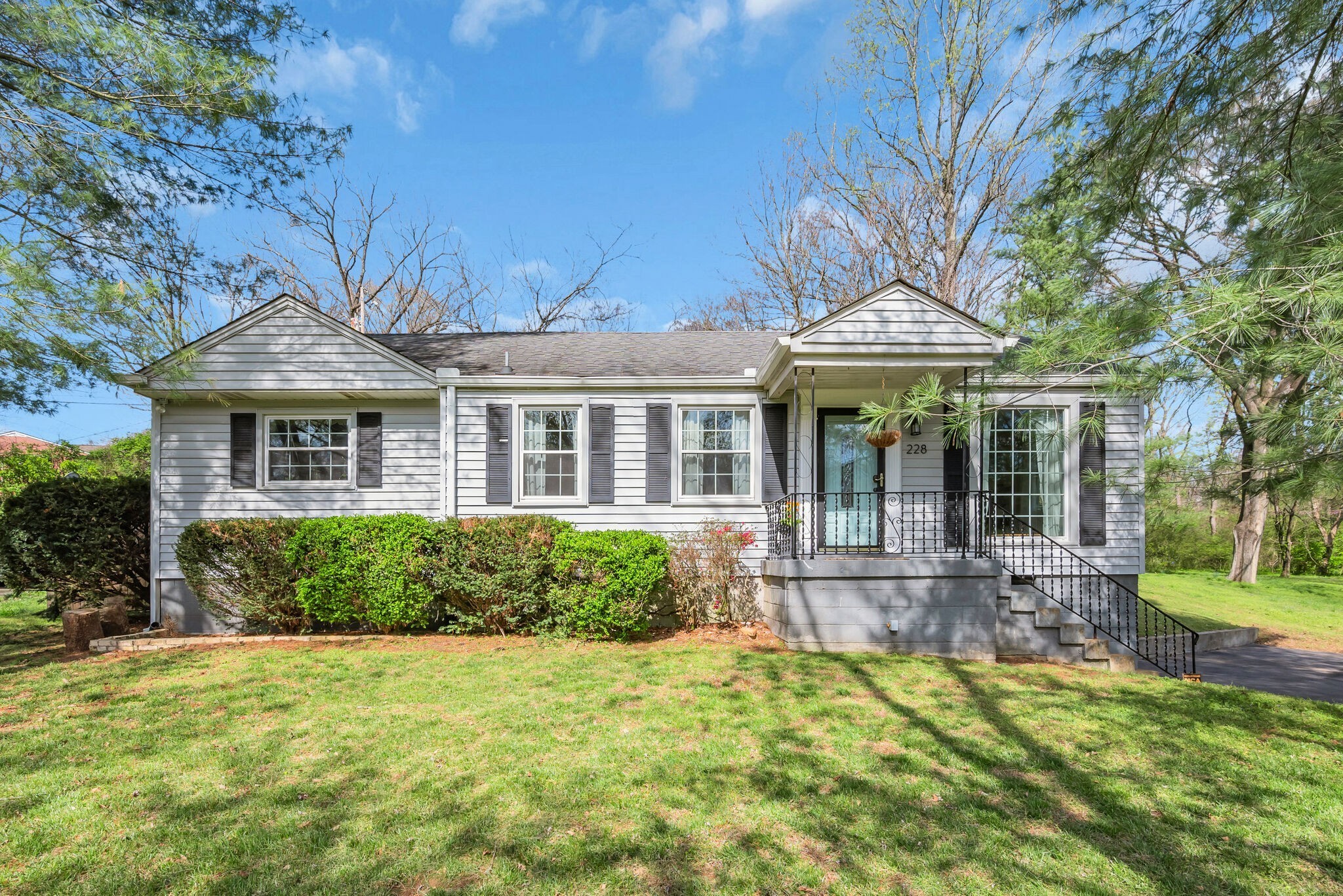 228 Graylynn Dr