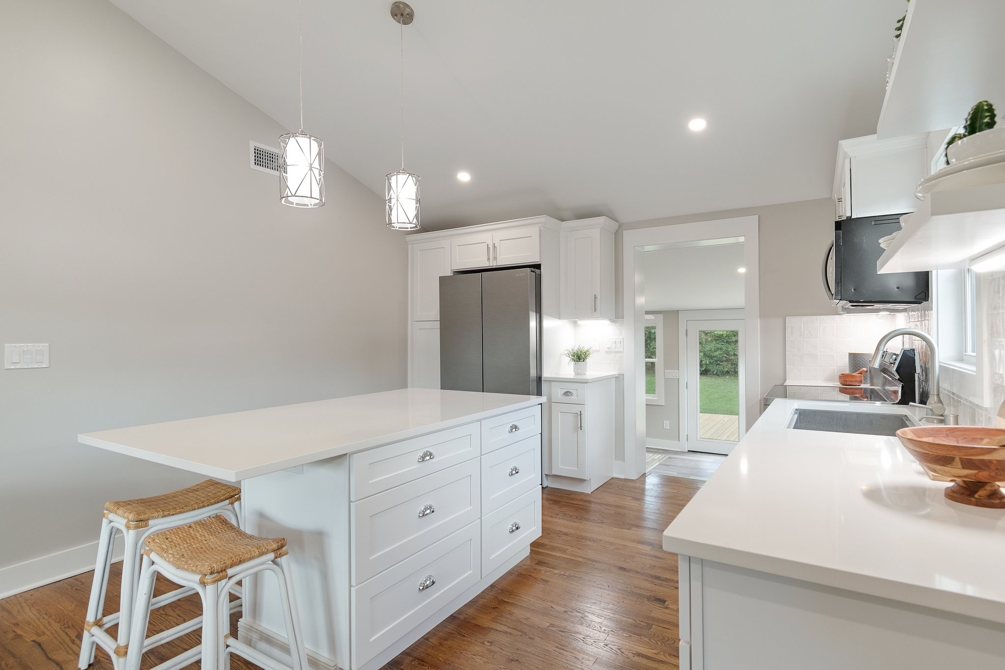 1305 Chickering Dr