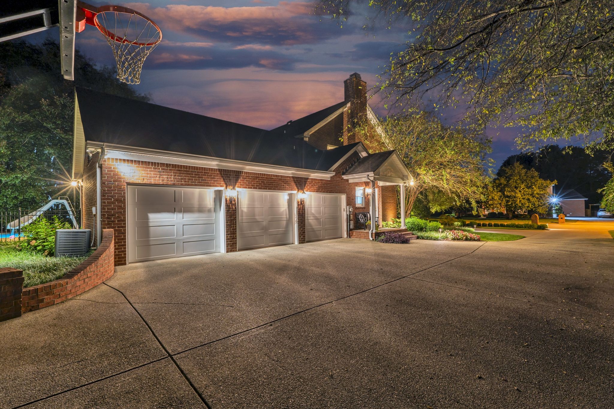 1606 Buckingham Dr