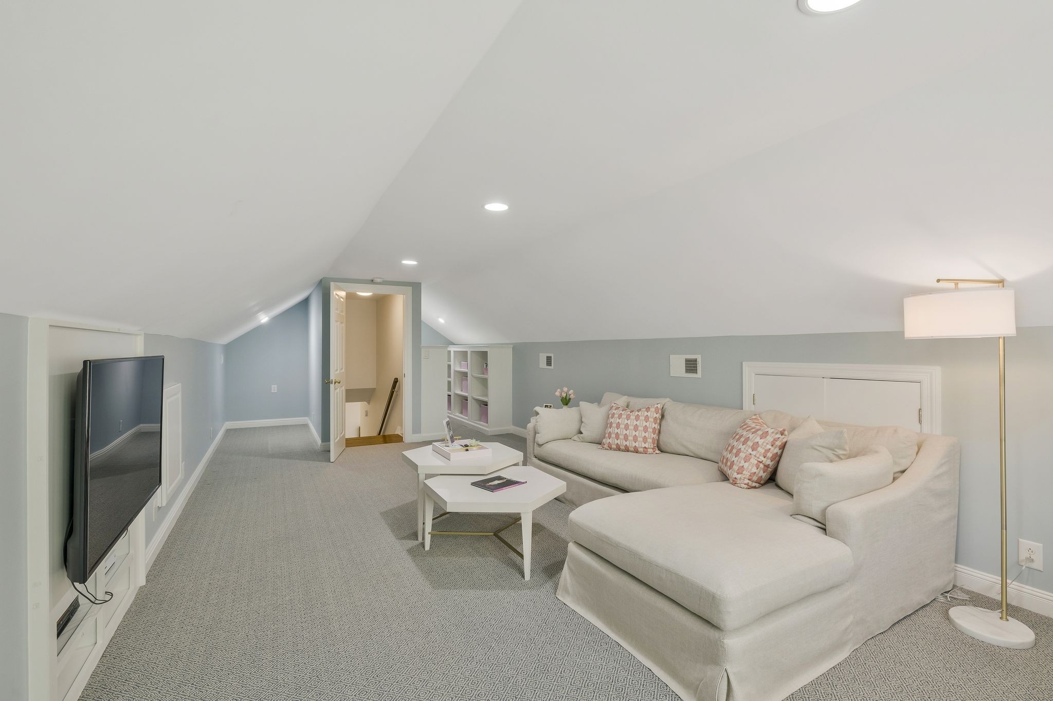 1606 Buckingham Dr