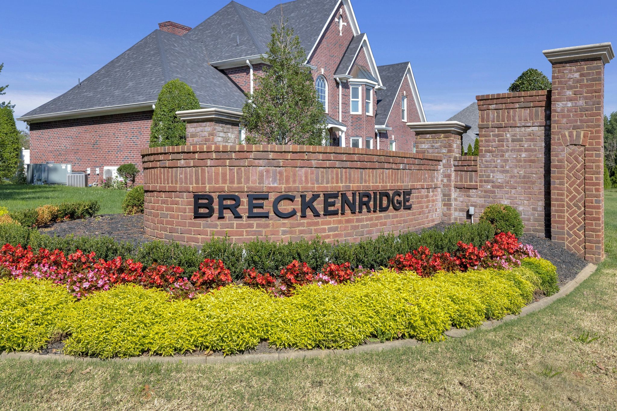 1606 Buckingham Dr