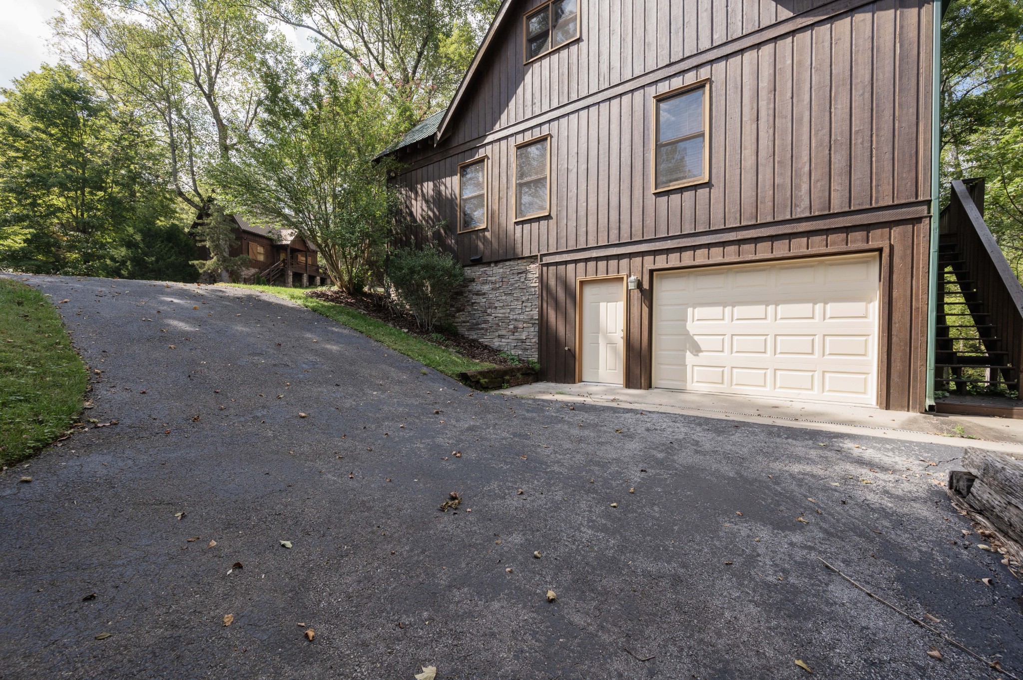 135 Village Way