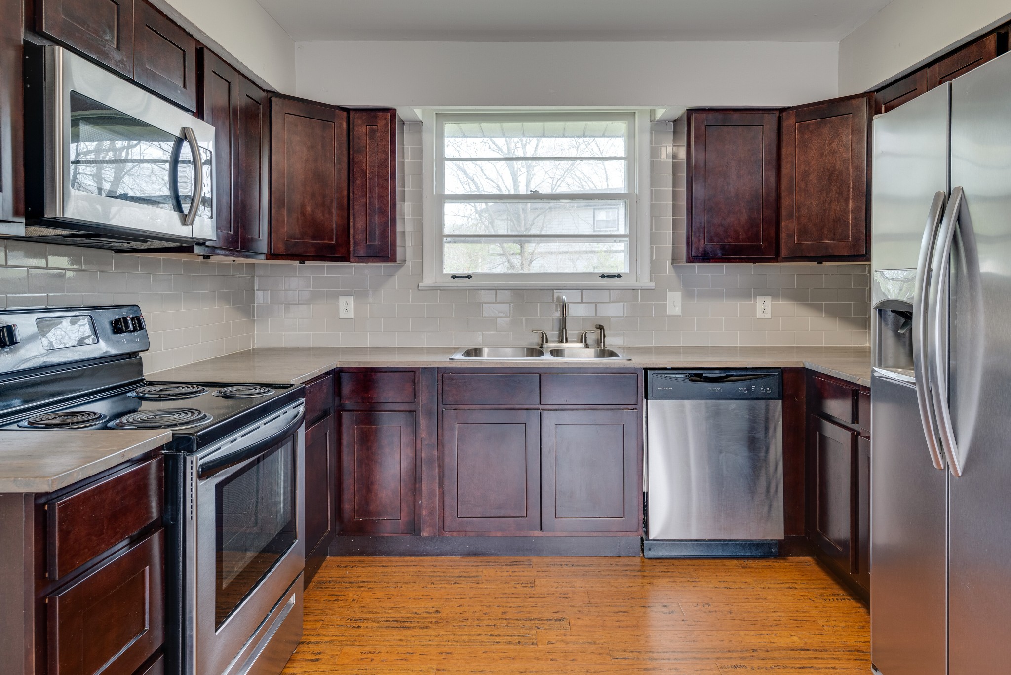 3254 Vailview Dr