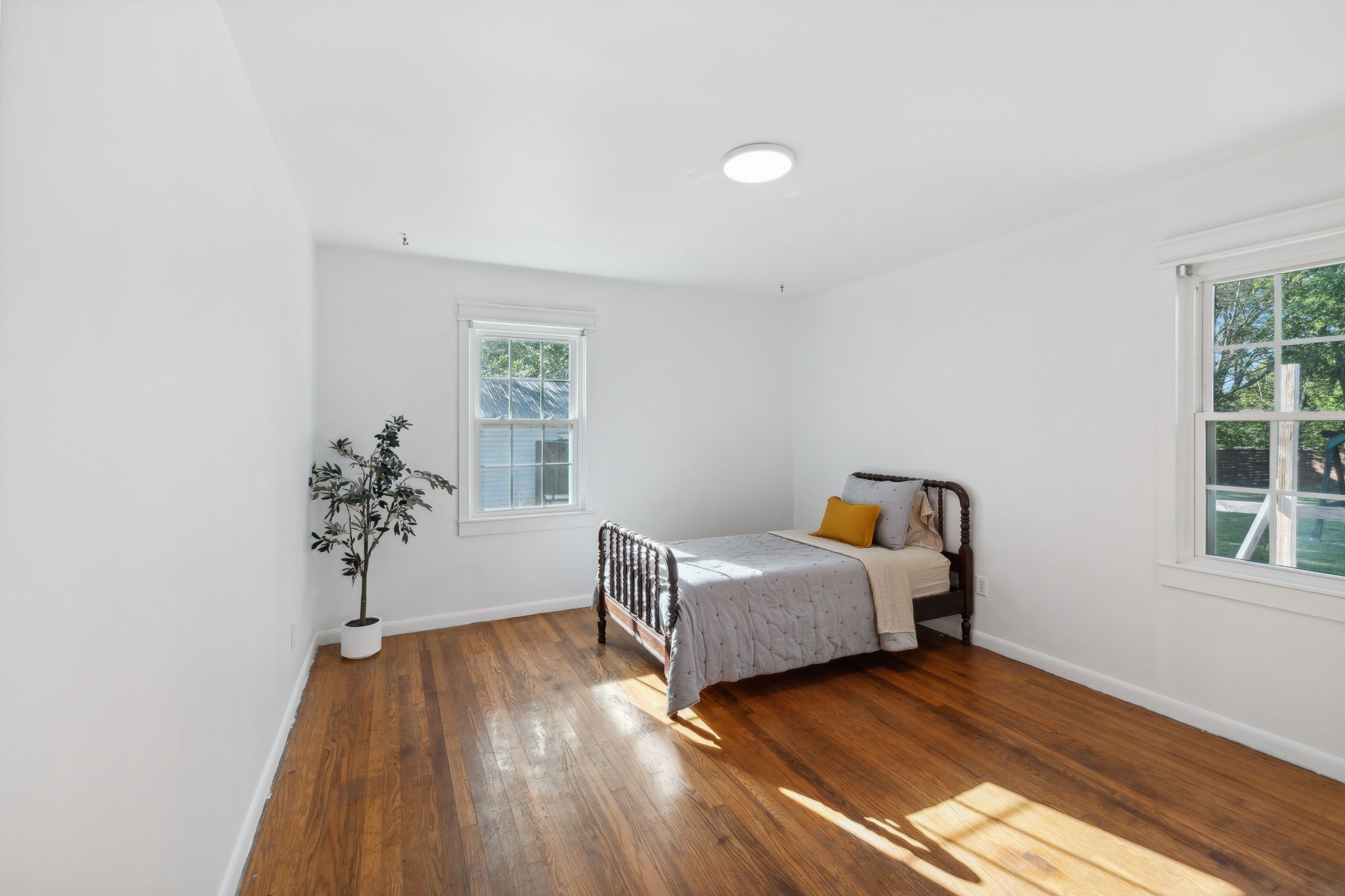 108 Main St, W