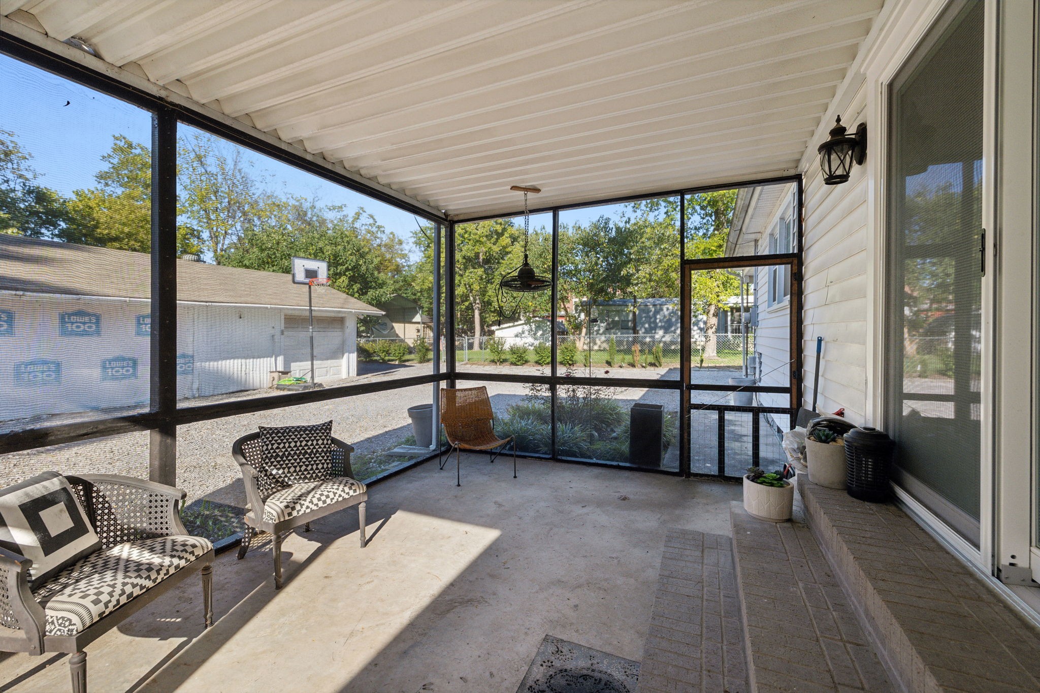 108 Main St, W