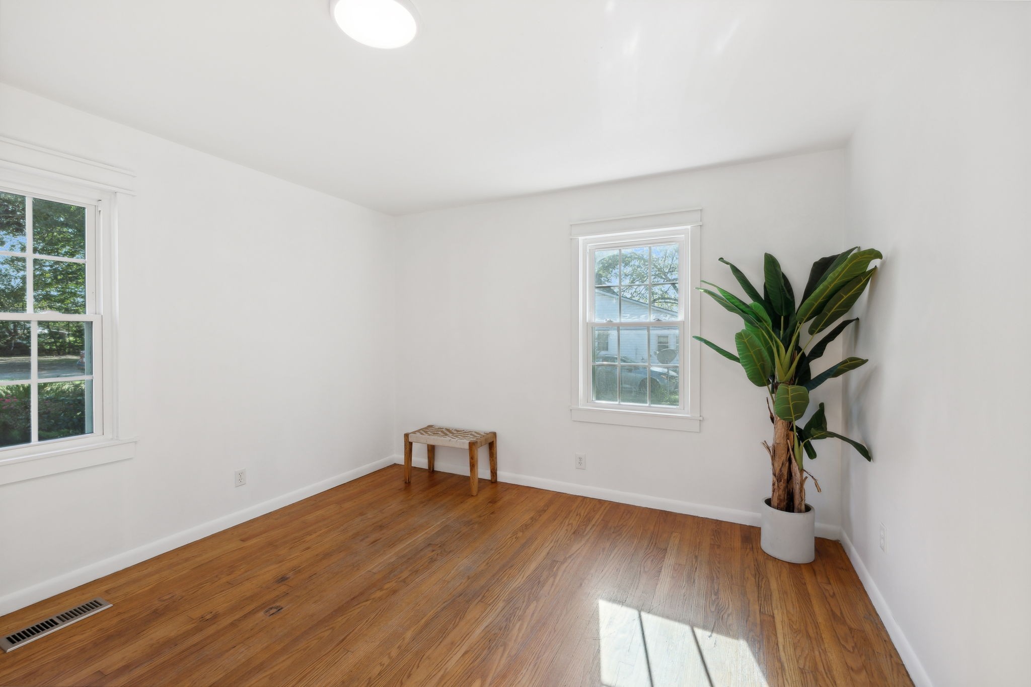 108 Main St, W