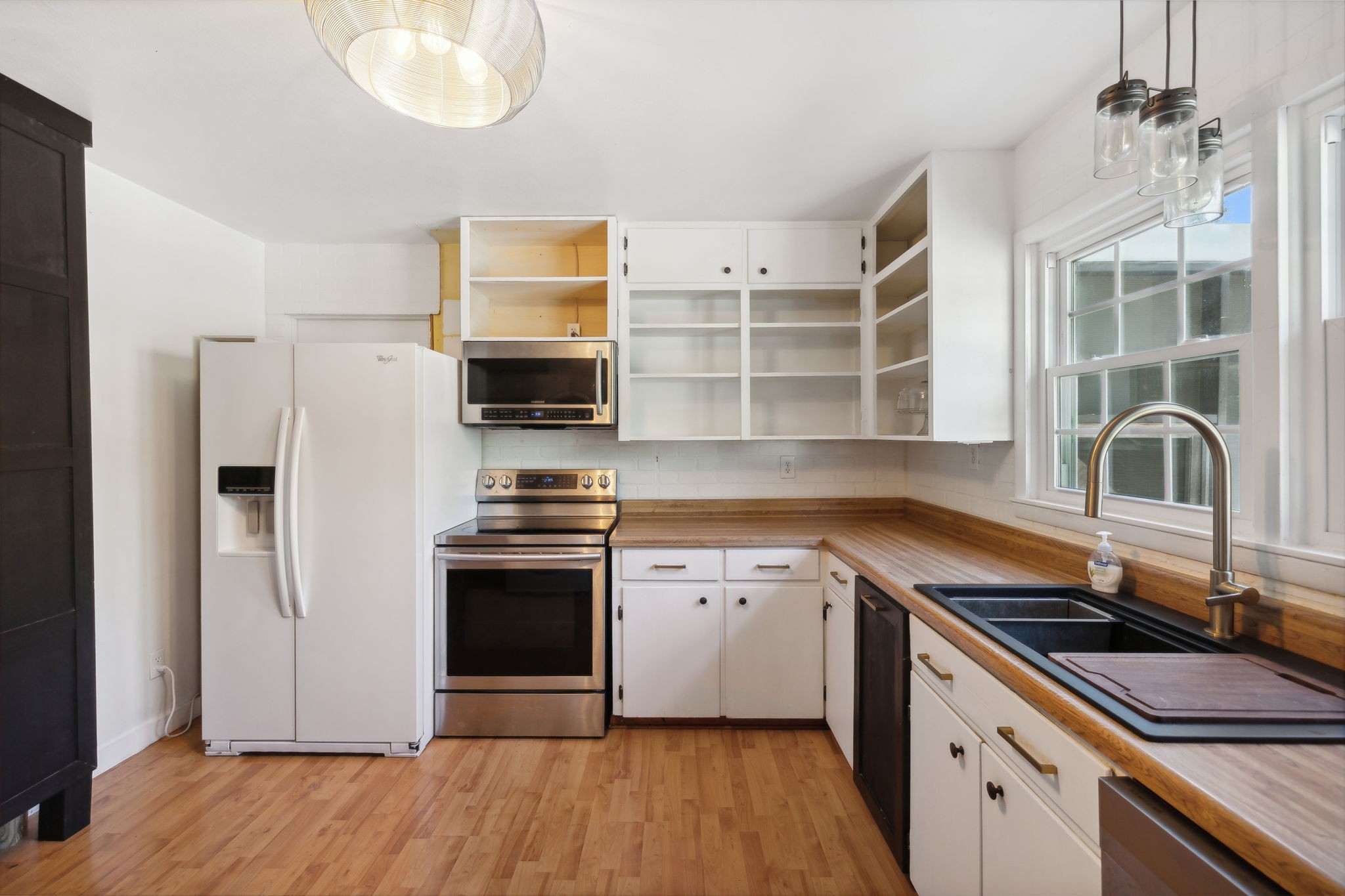 108 Main St, W