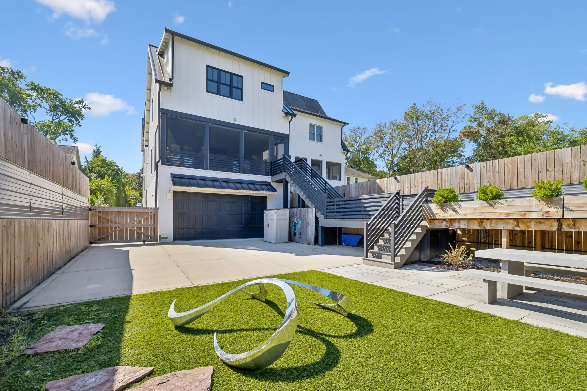 1108 Grandview