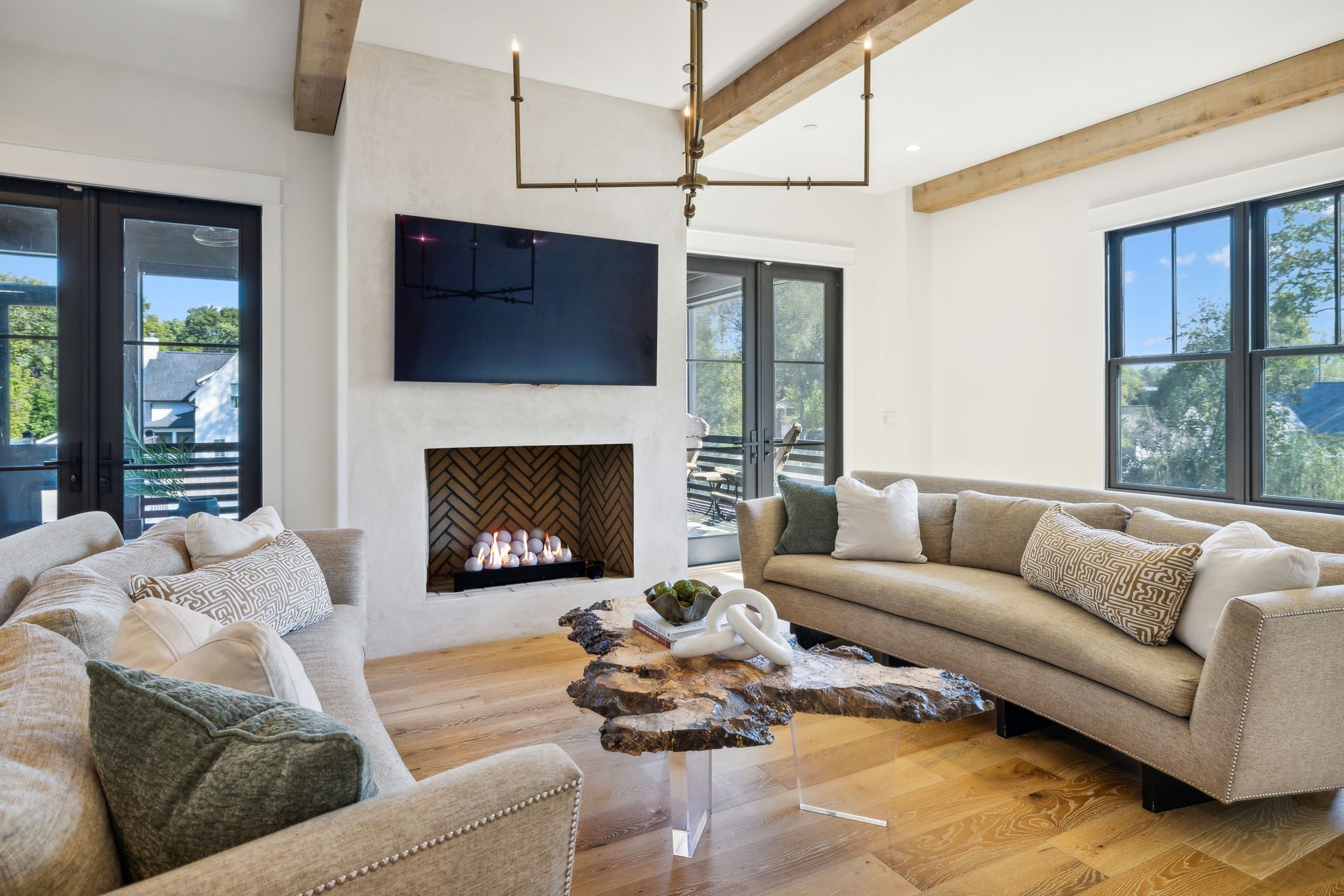 1108 Grandview
