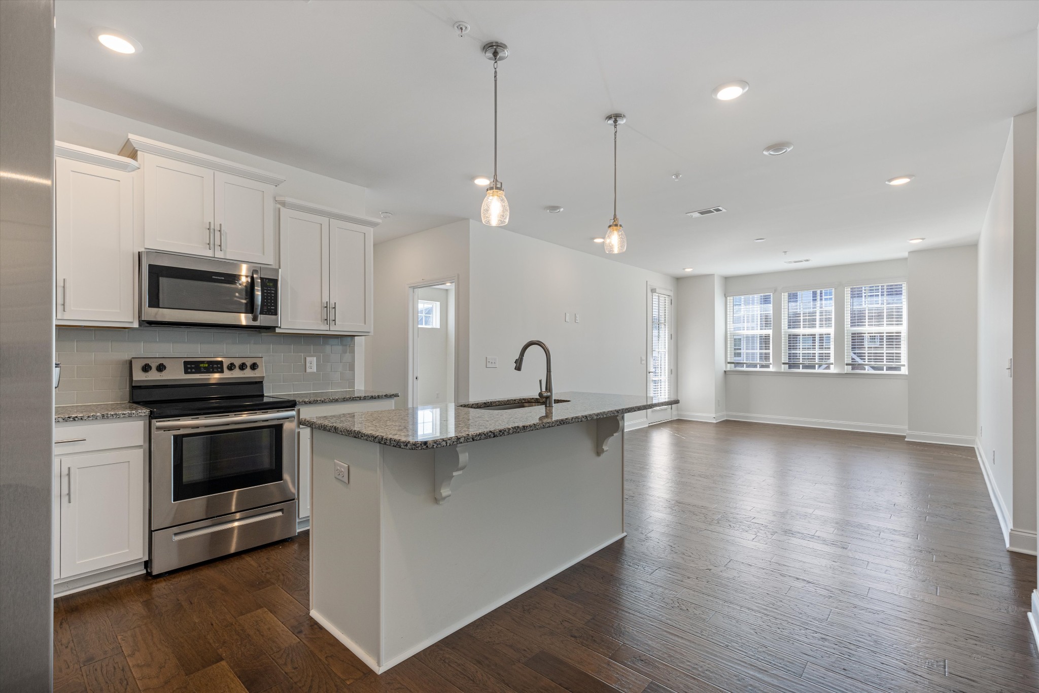 900 Vintage Green Ln Unit: 204