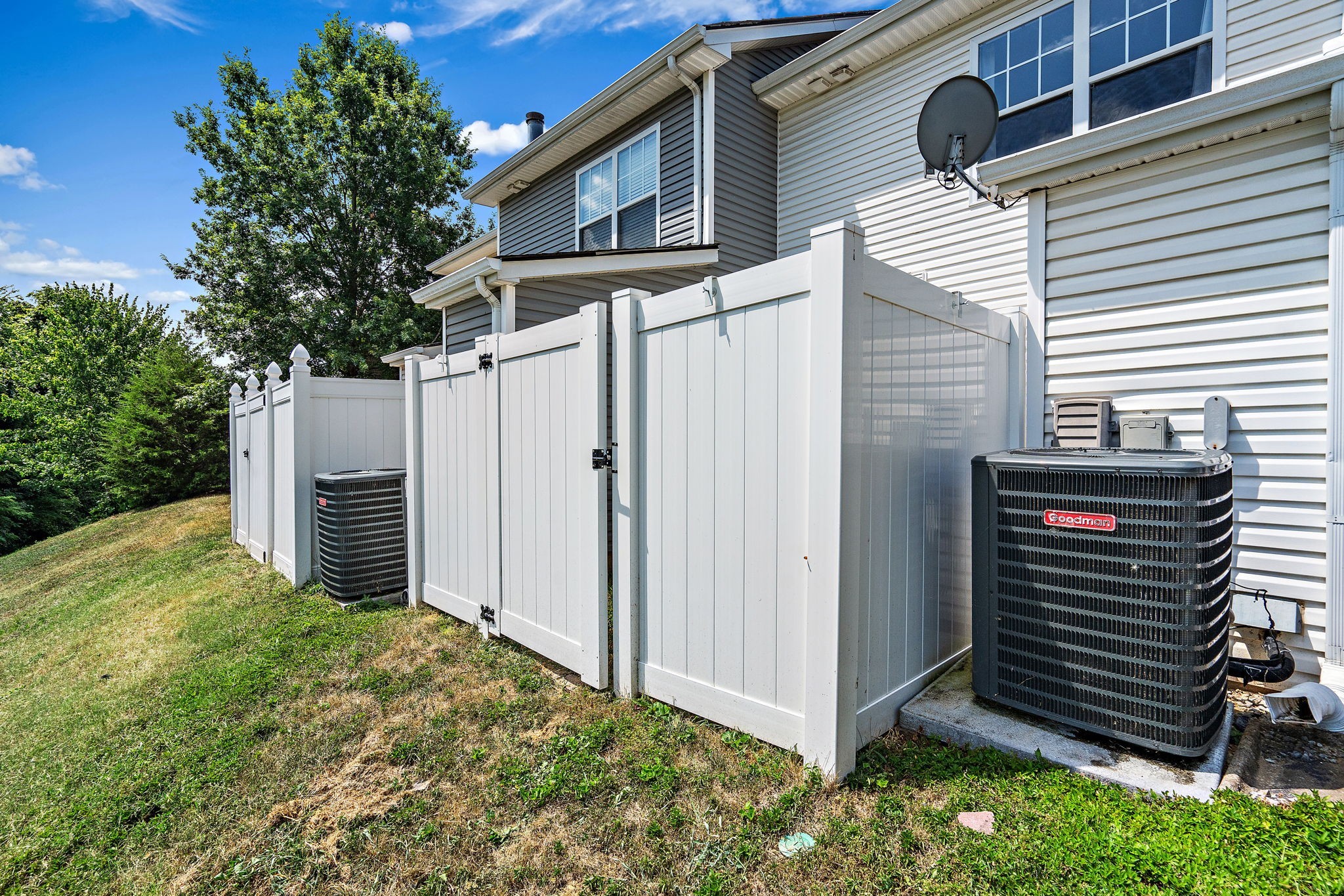 109 Shadow Glen Dr