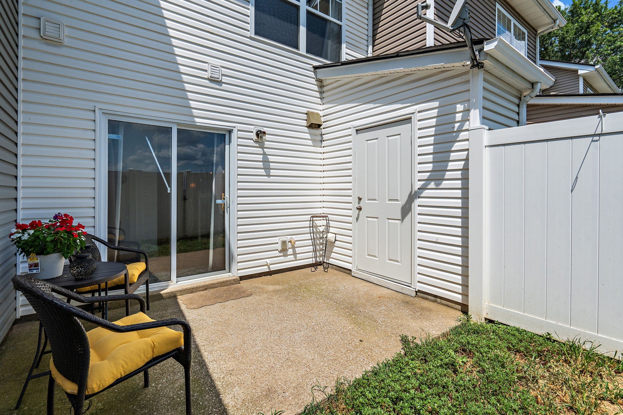 109 Shadow Glen Dr