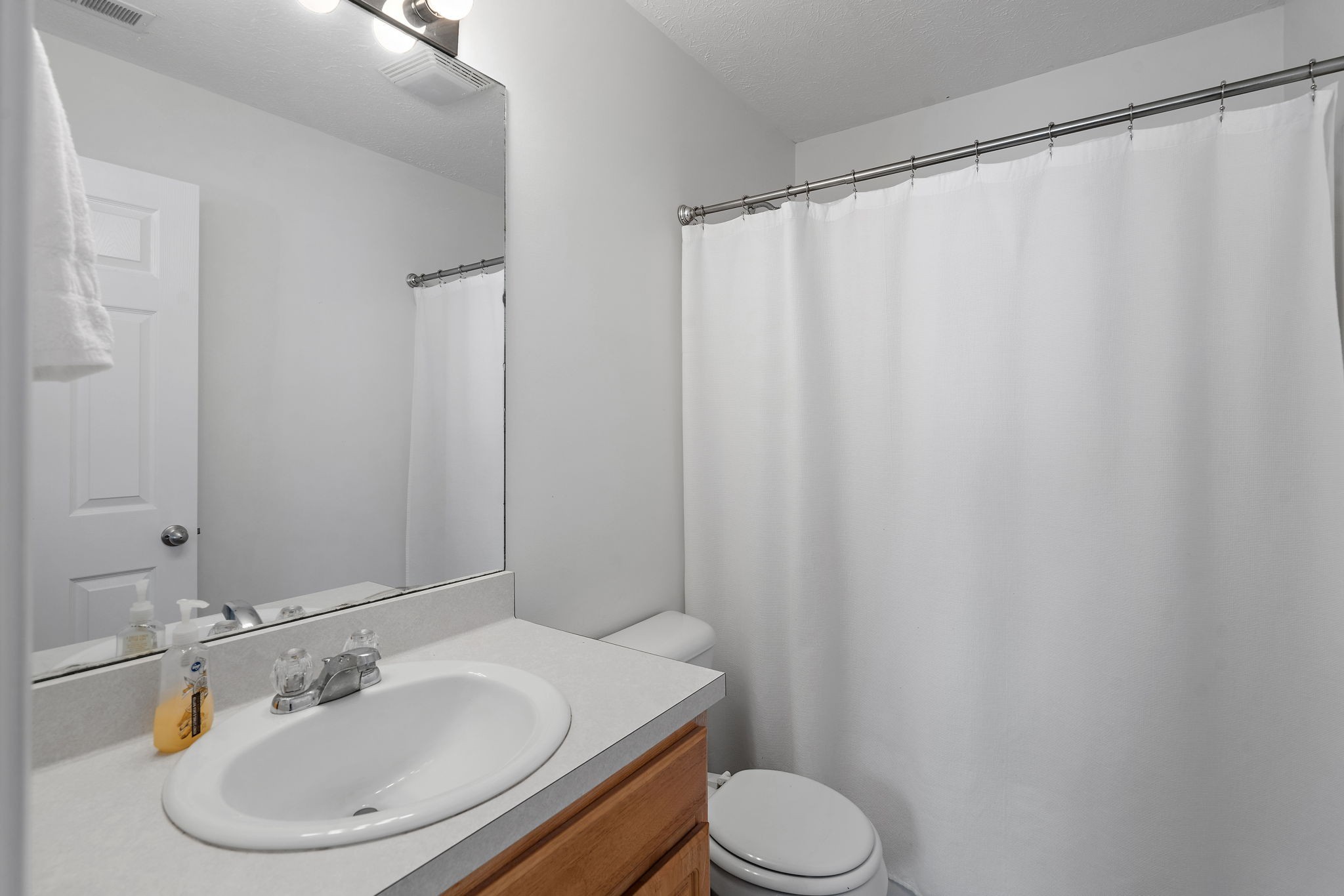 109 Shadow Glen Dr