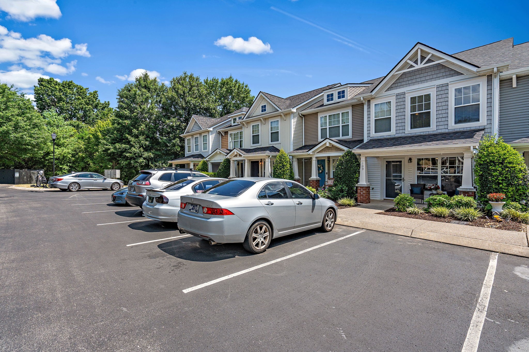 109 Shadow Glen Dr