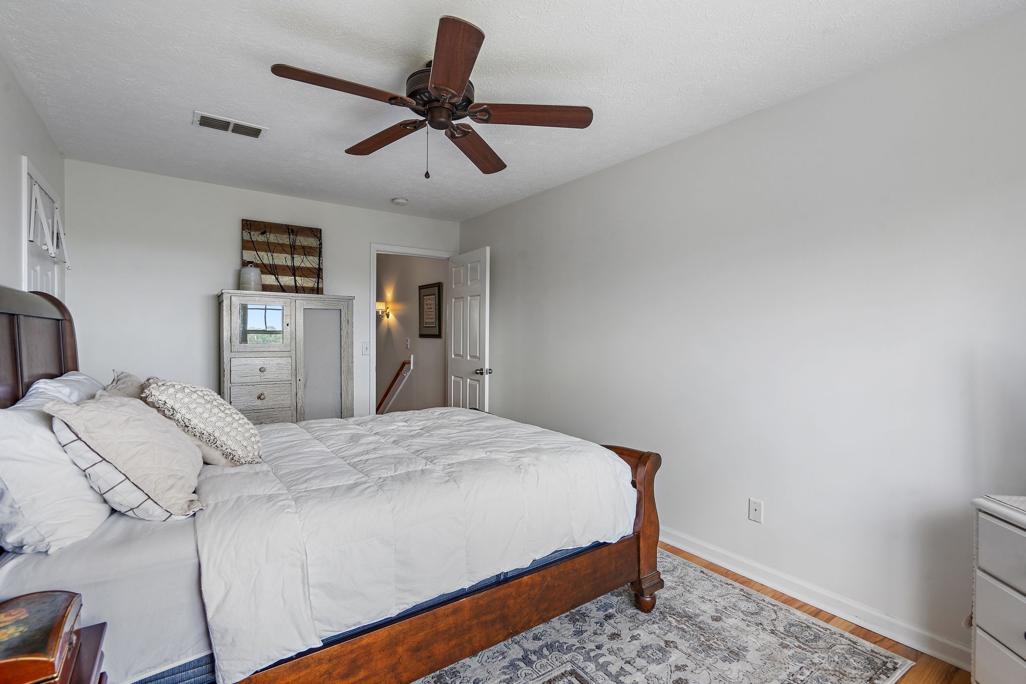 109 Shadow Glen Dr