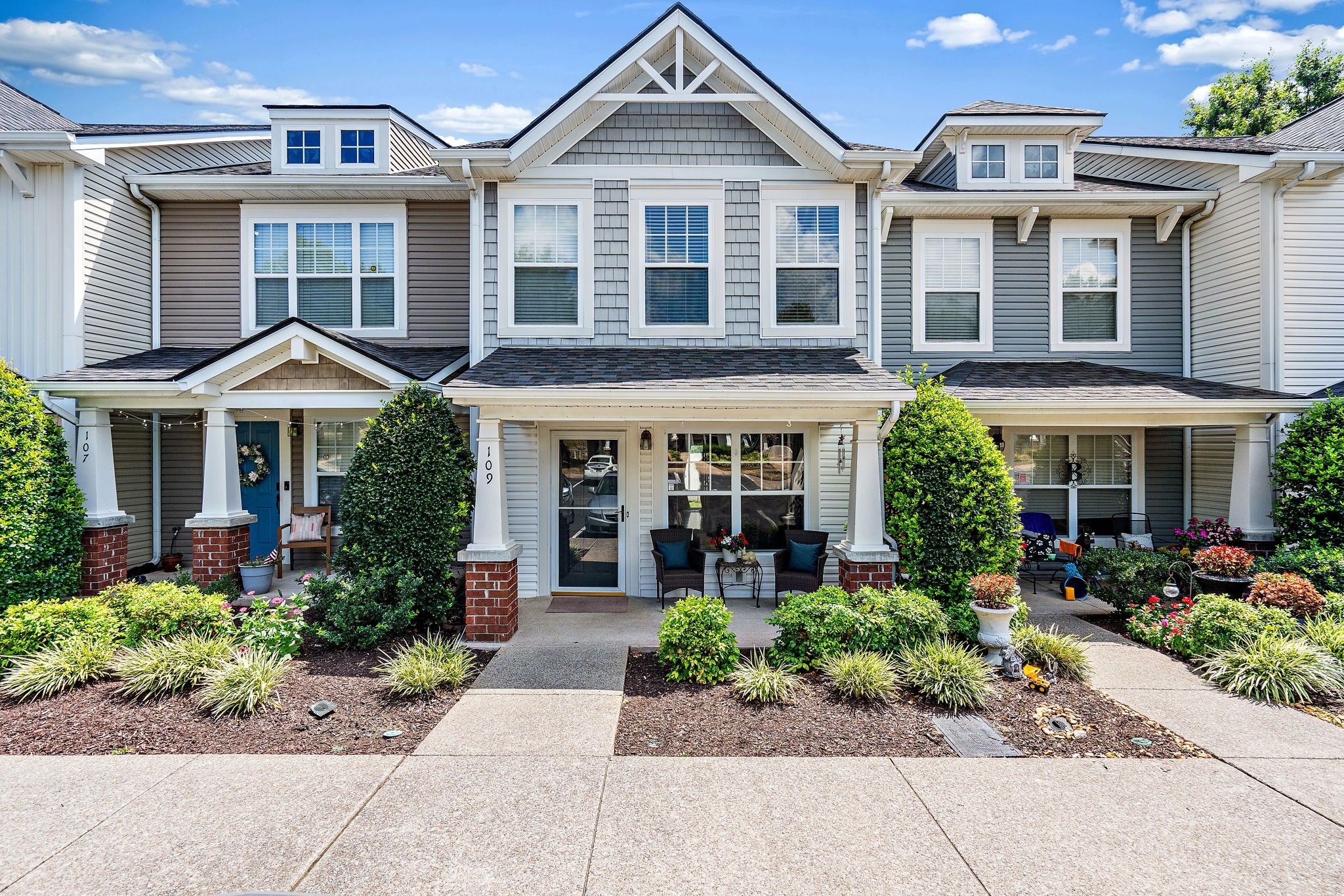 109 Shadow Glen Dr
