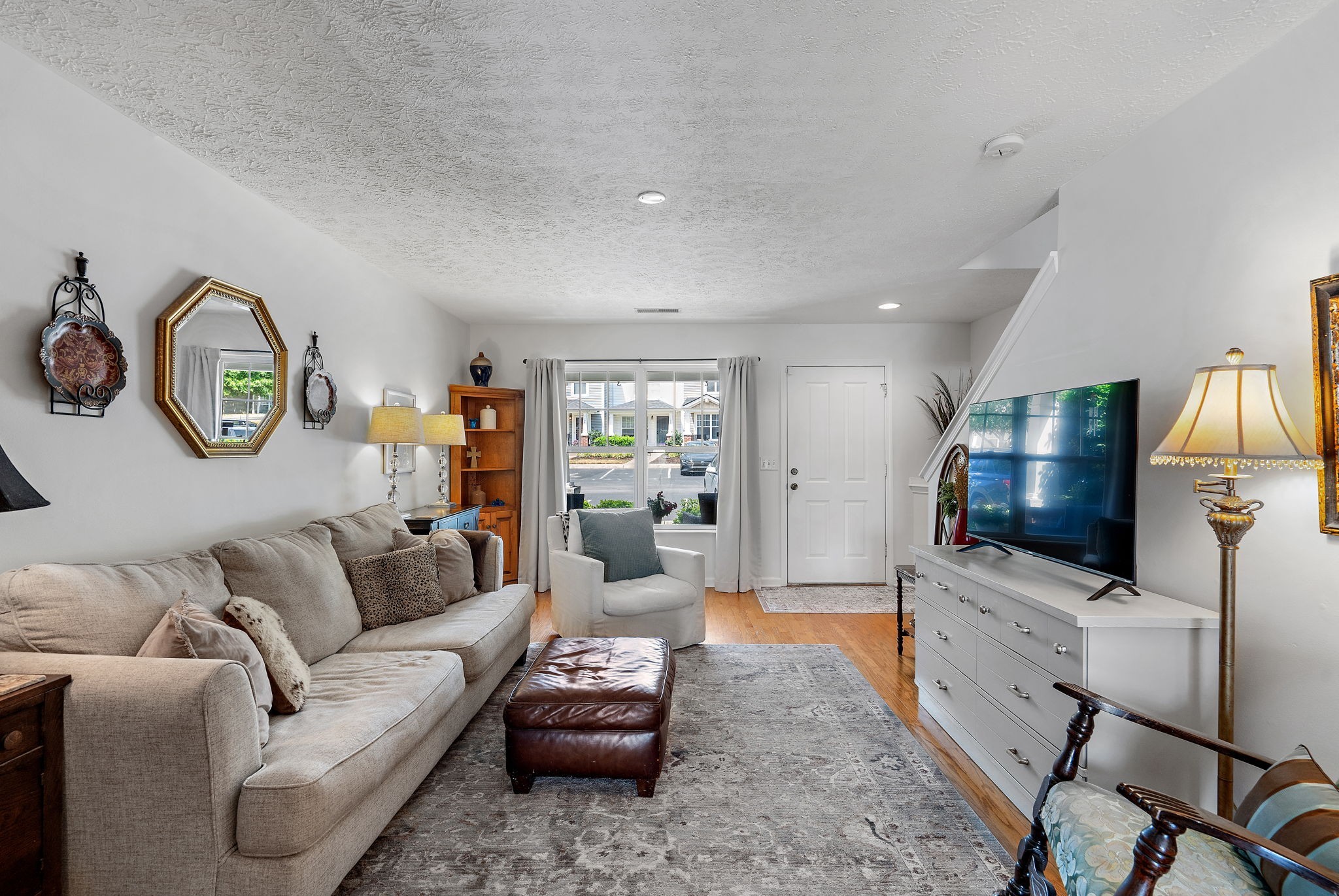 109 Shadow Glen Dr